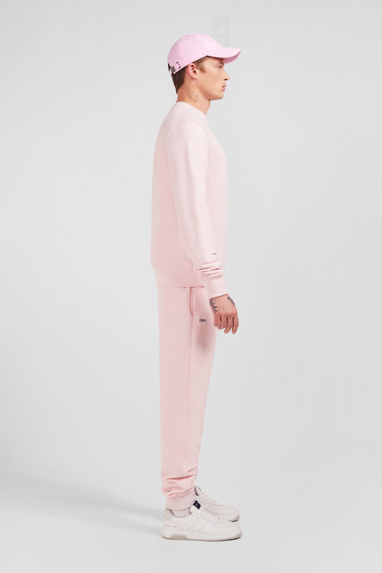 Sweatshirt à col rond en molleton rose emblème nœud papillon - Image 5