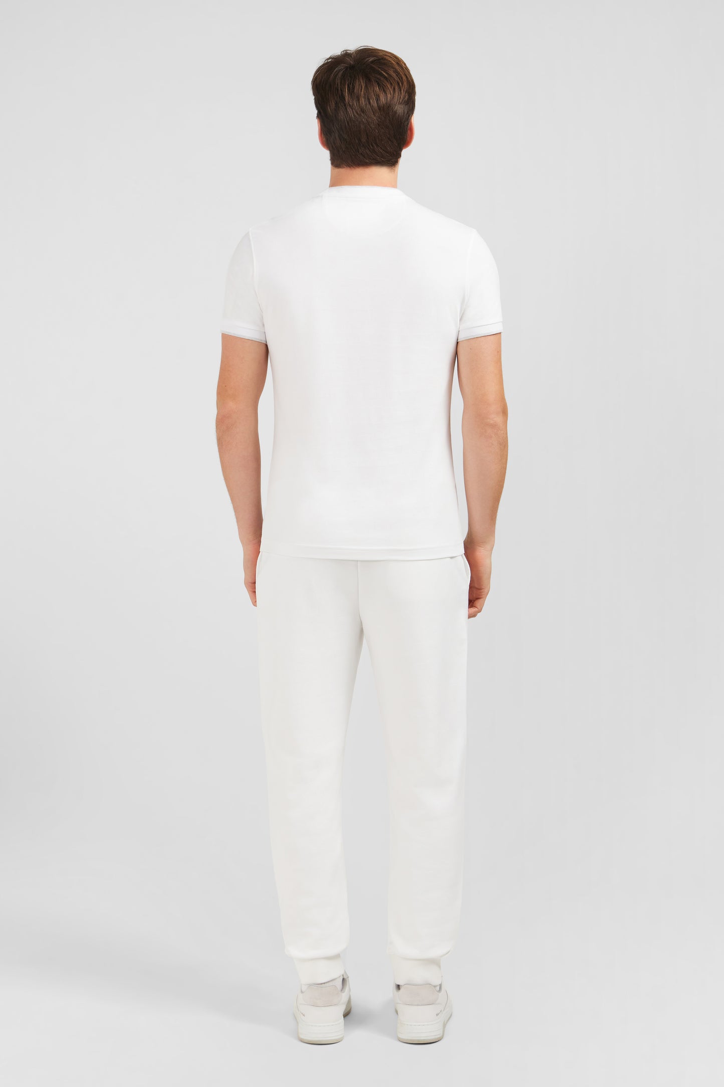 Plain white short-sleeved T-shirt