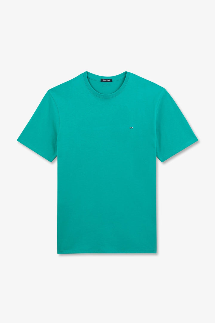 Green short-sleeved t-shirt alt view