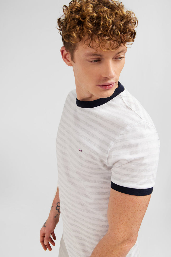 White short-sleeved striped T-shirt