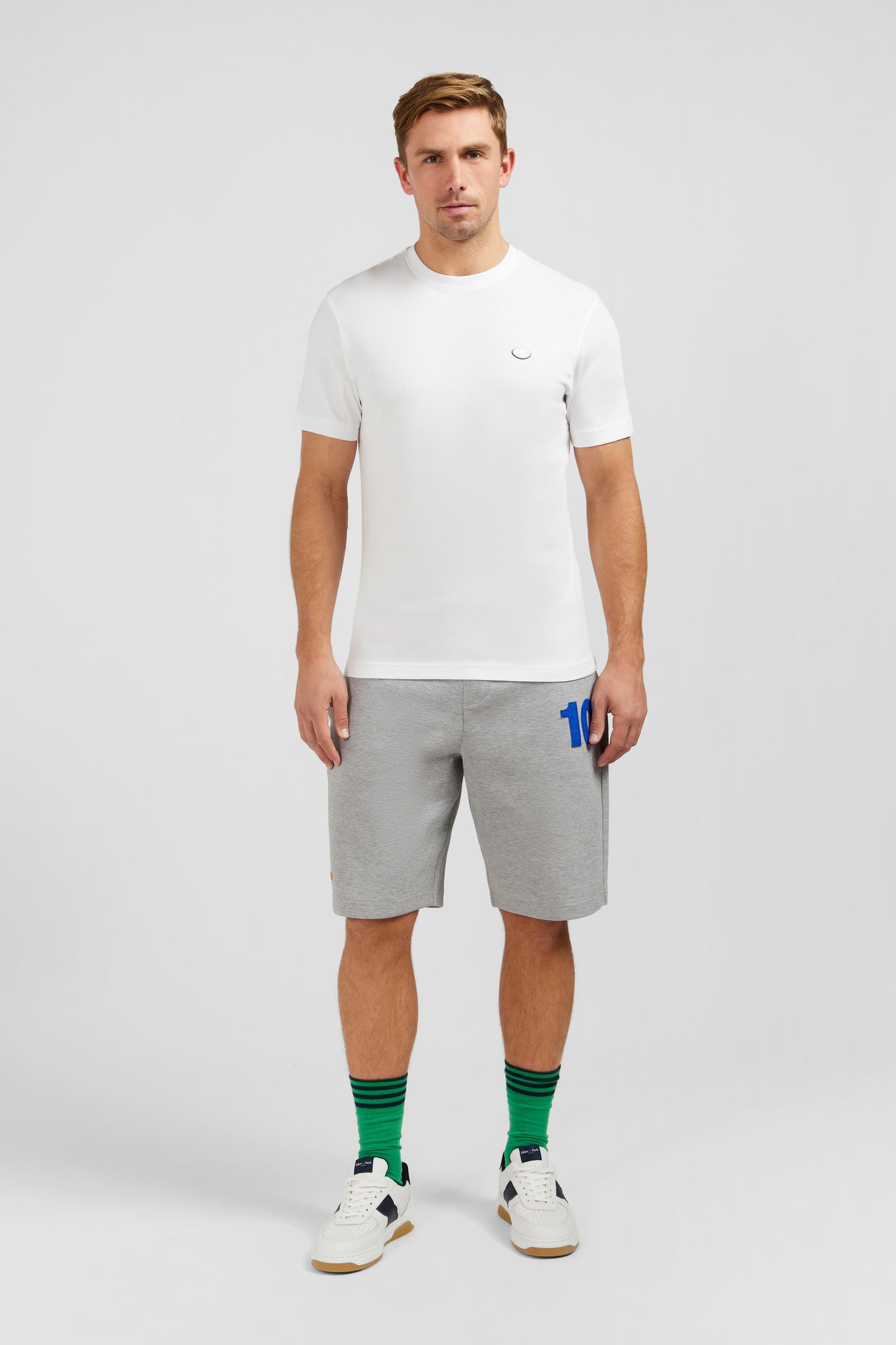 White short-sleeved T-shirt