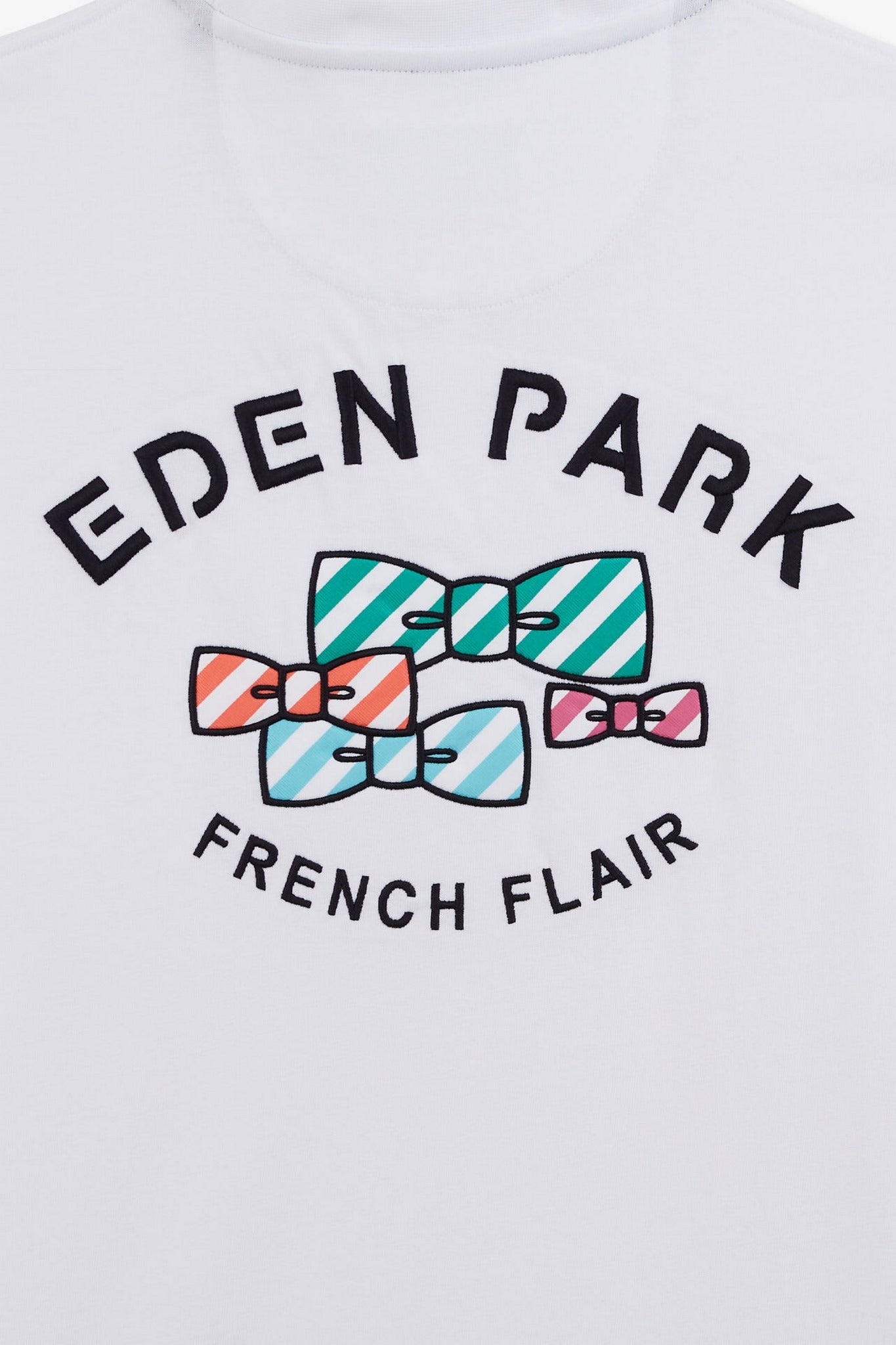 White short-sleeved T-shirt