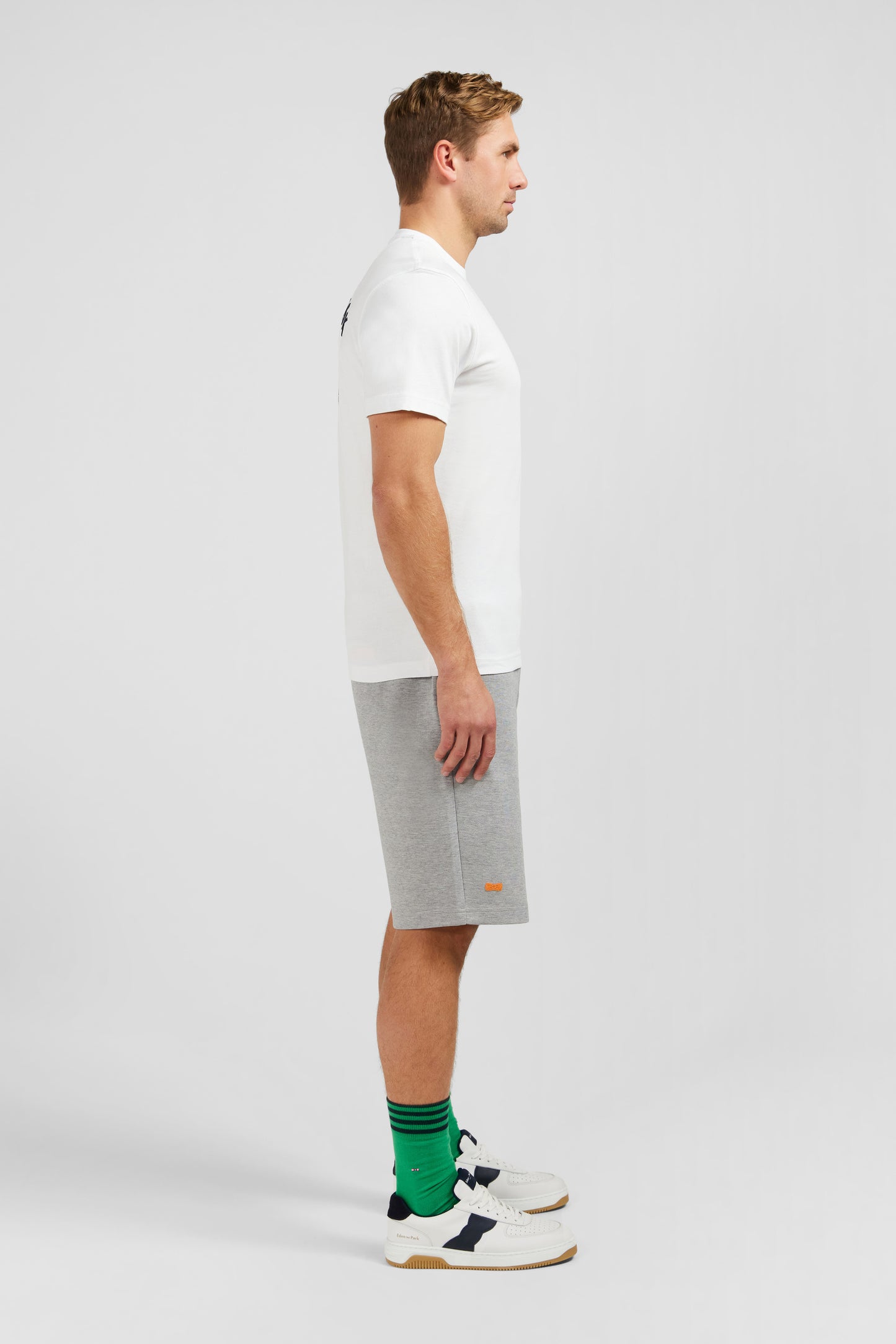 White short-sleeved T-shirt
