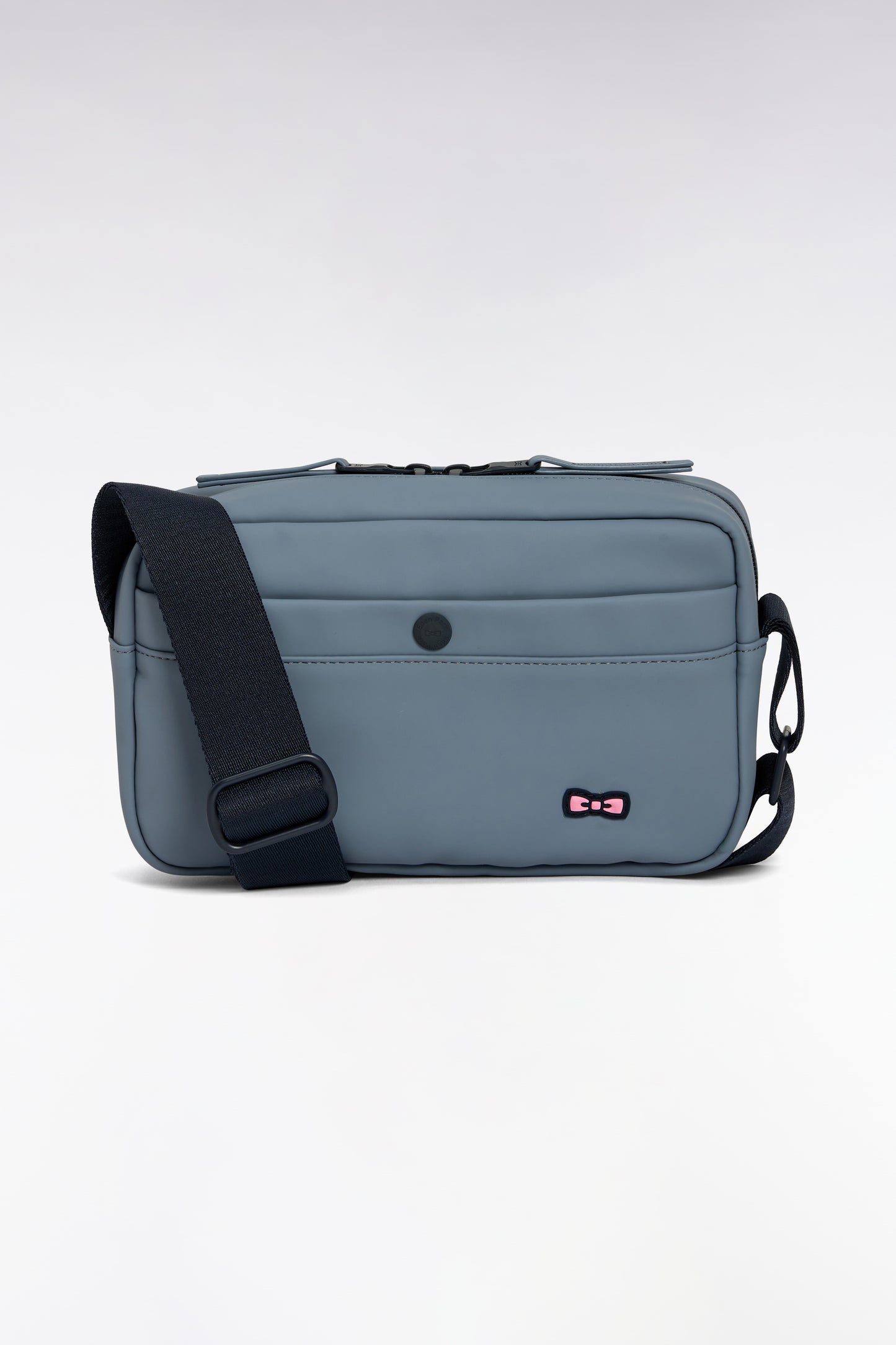Camera bag in plain grey rubber