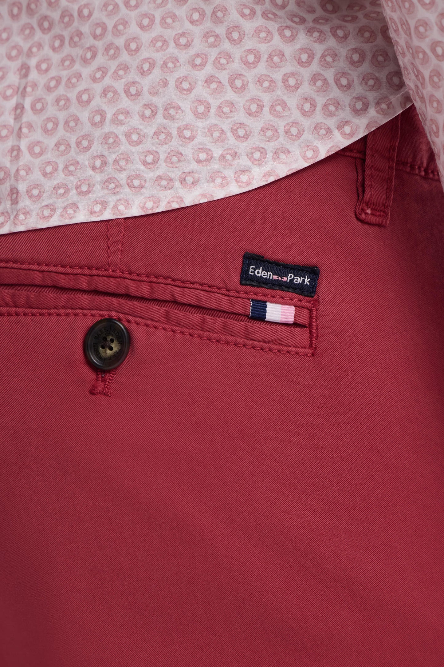 Red straight-cut stretch cotton pleat-free chinos