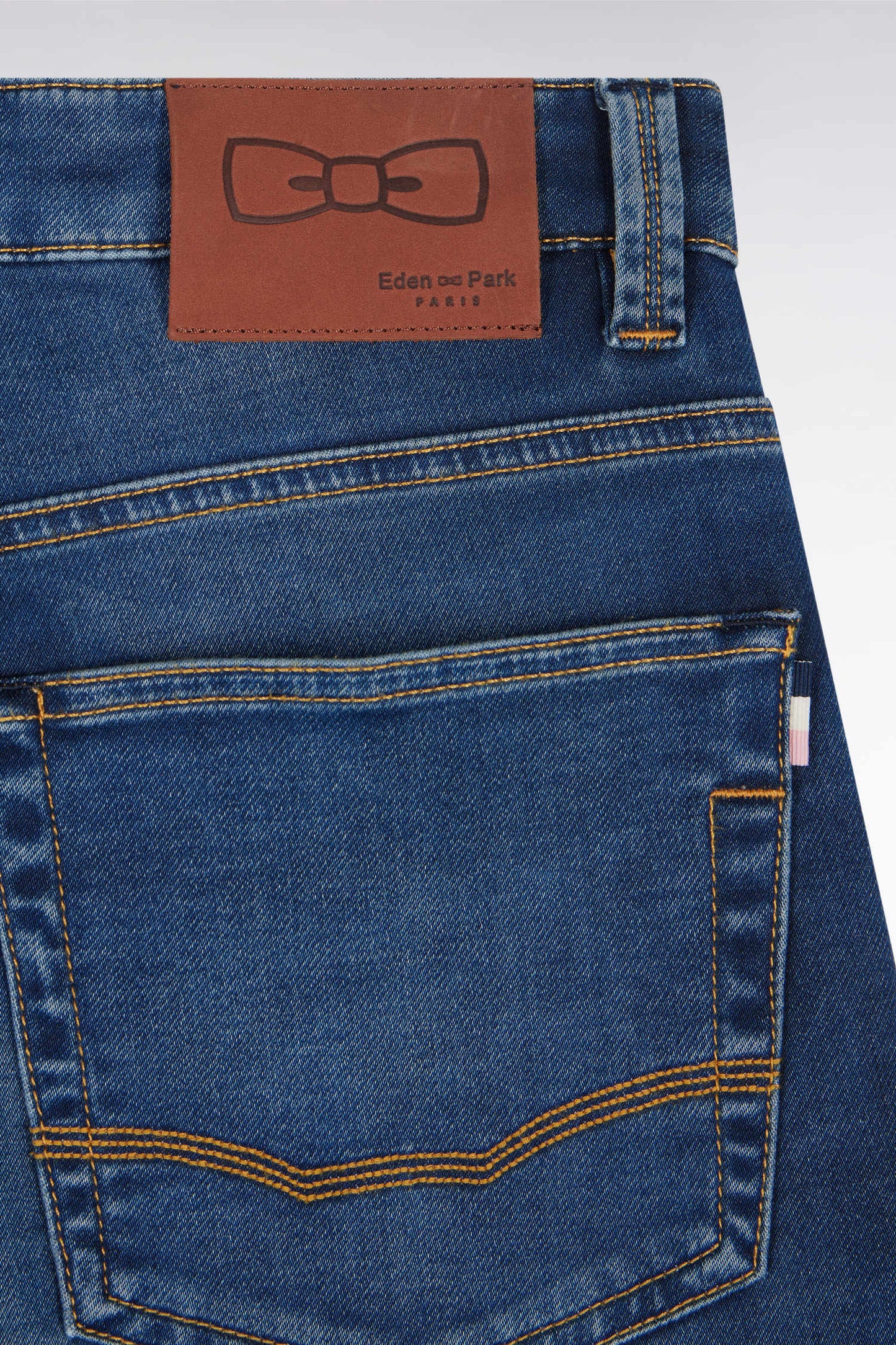 Jean 5 poches en denim stretch bleu brut coupe droite