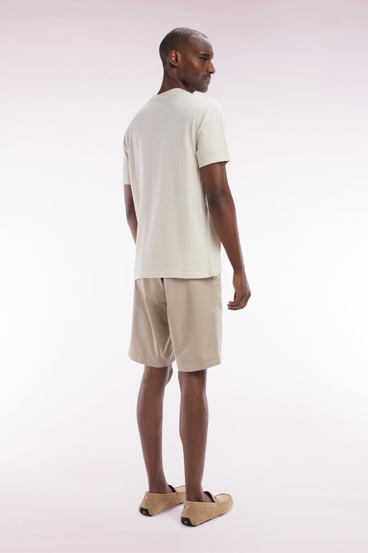 Bermuda chino en coton stretch beige coupe droite