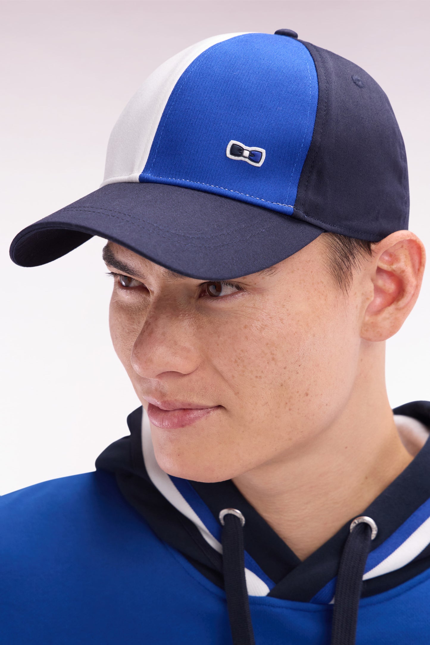Tricolor cap in navy cotton twill