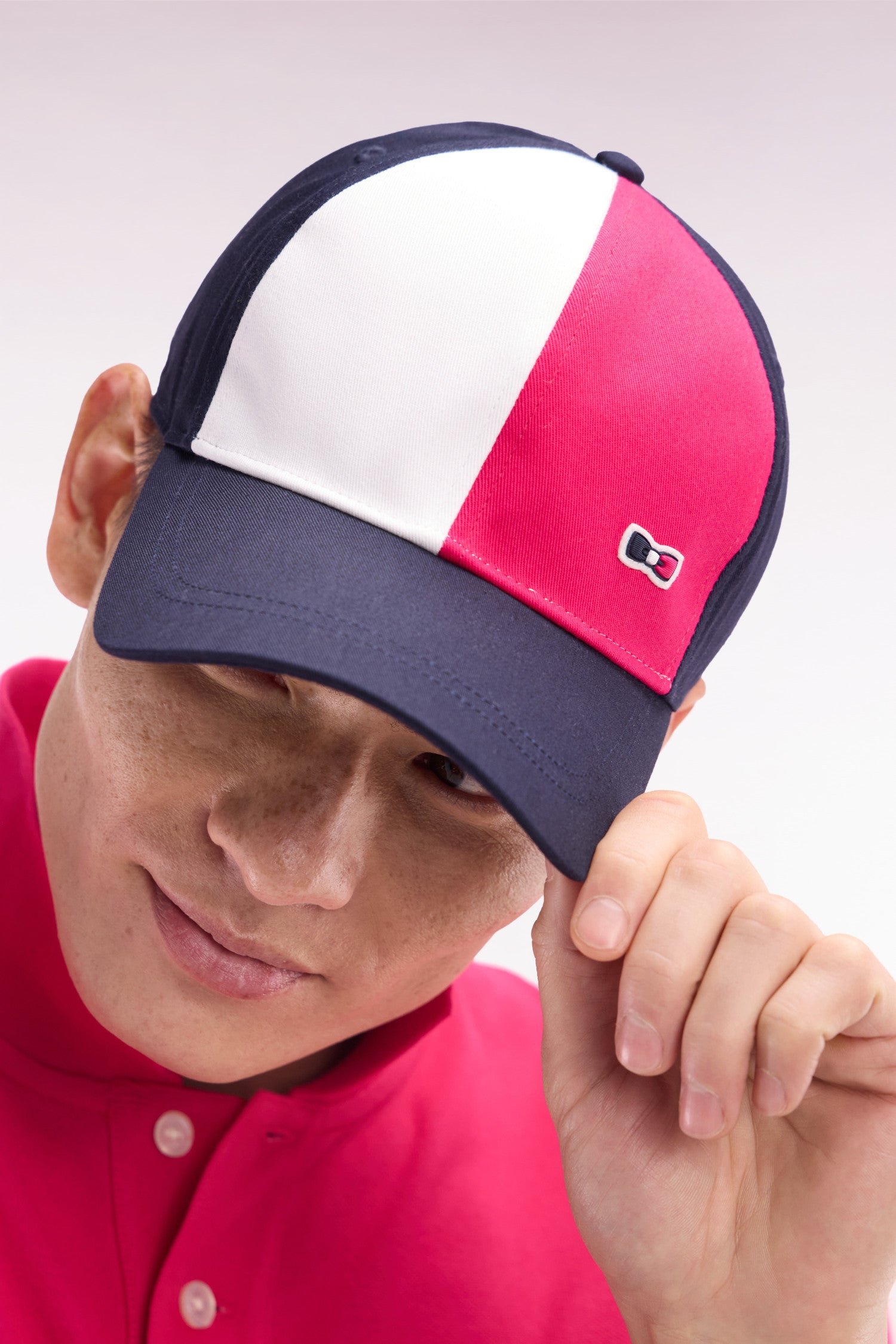 Casquette tricolore en twill de coton fuchsia