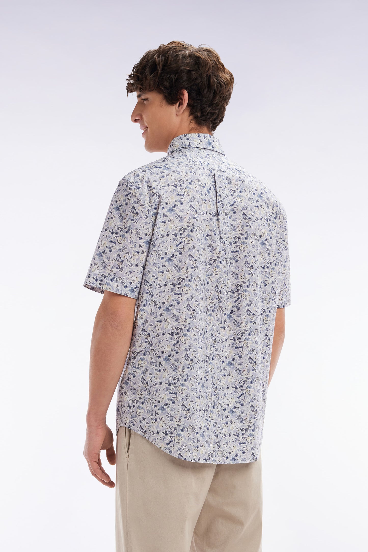 Chemise à manches courtes en popeline de coton Pima grise micromotif floral coupe droite