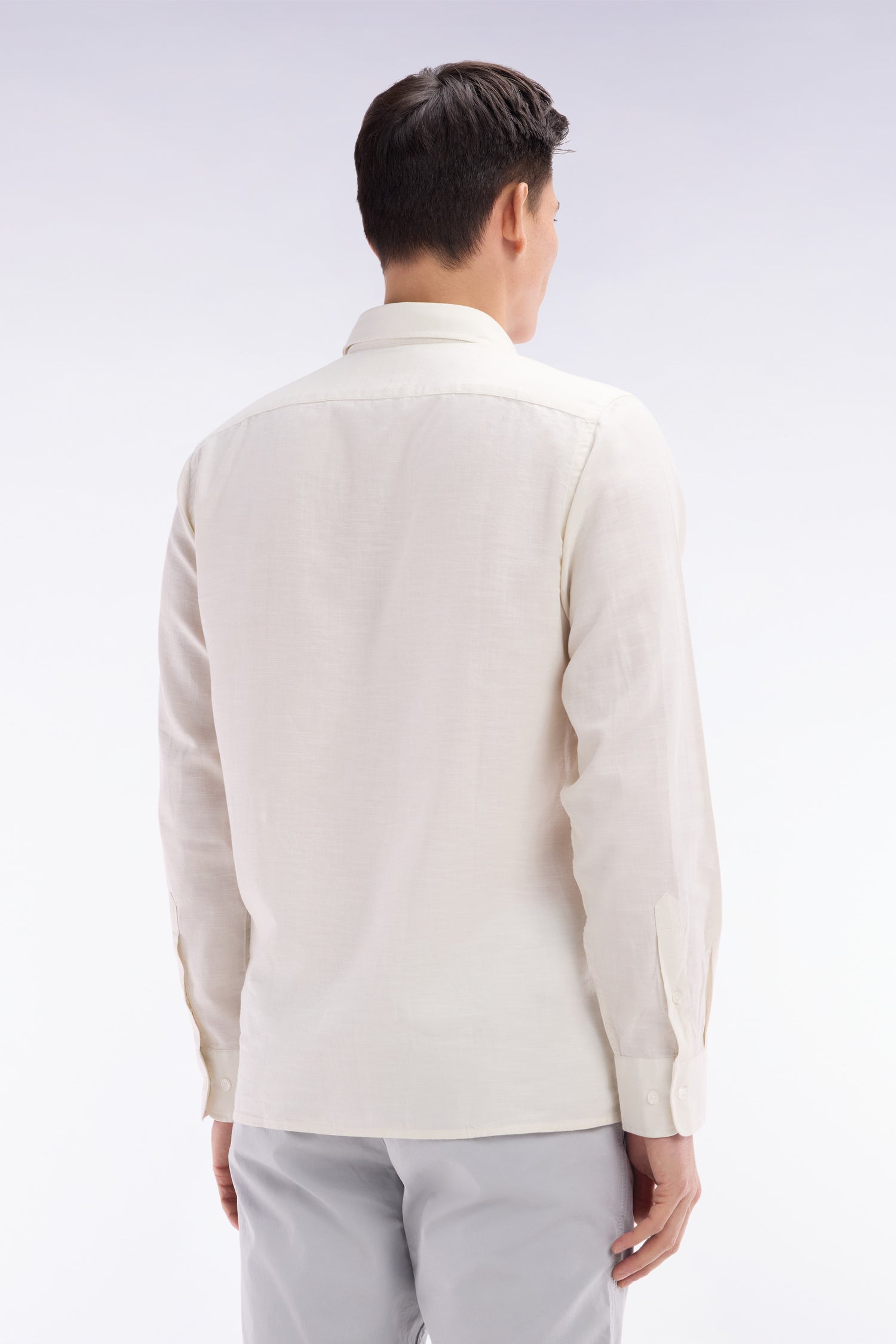 Chemise unie à poche plaquée en coton beige