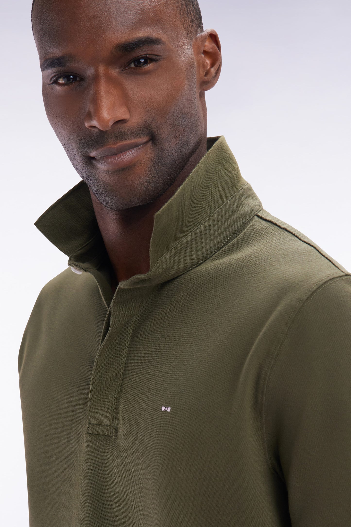 Slim-fit short-sleeved polo shirt in khaki stretch cotton piqué