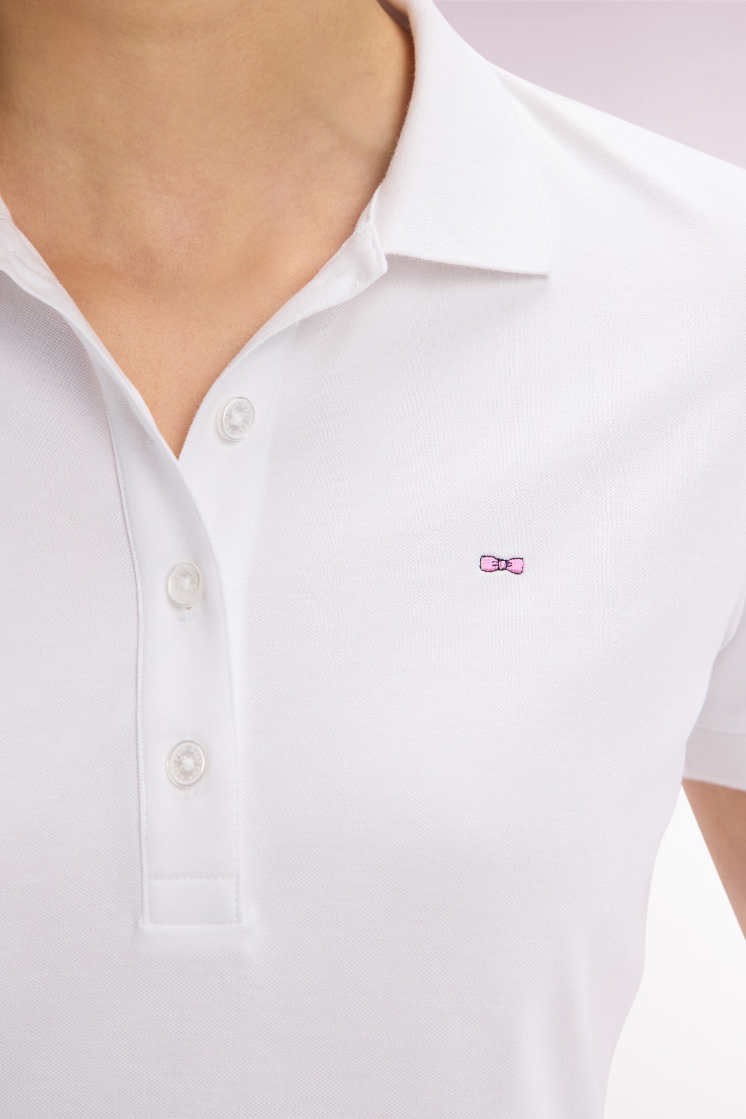 Polo à manches courtes en piqué de coton stretch blanc coupe ajustée