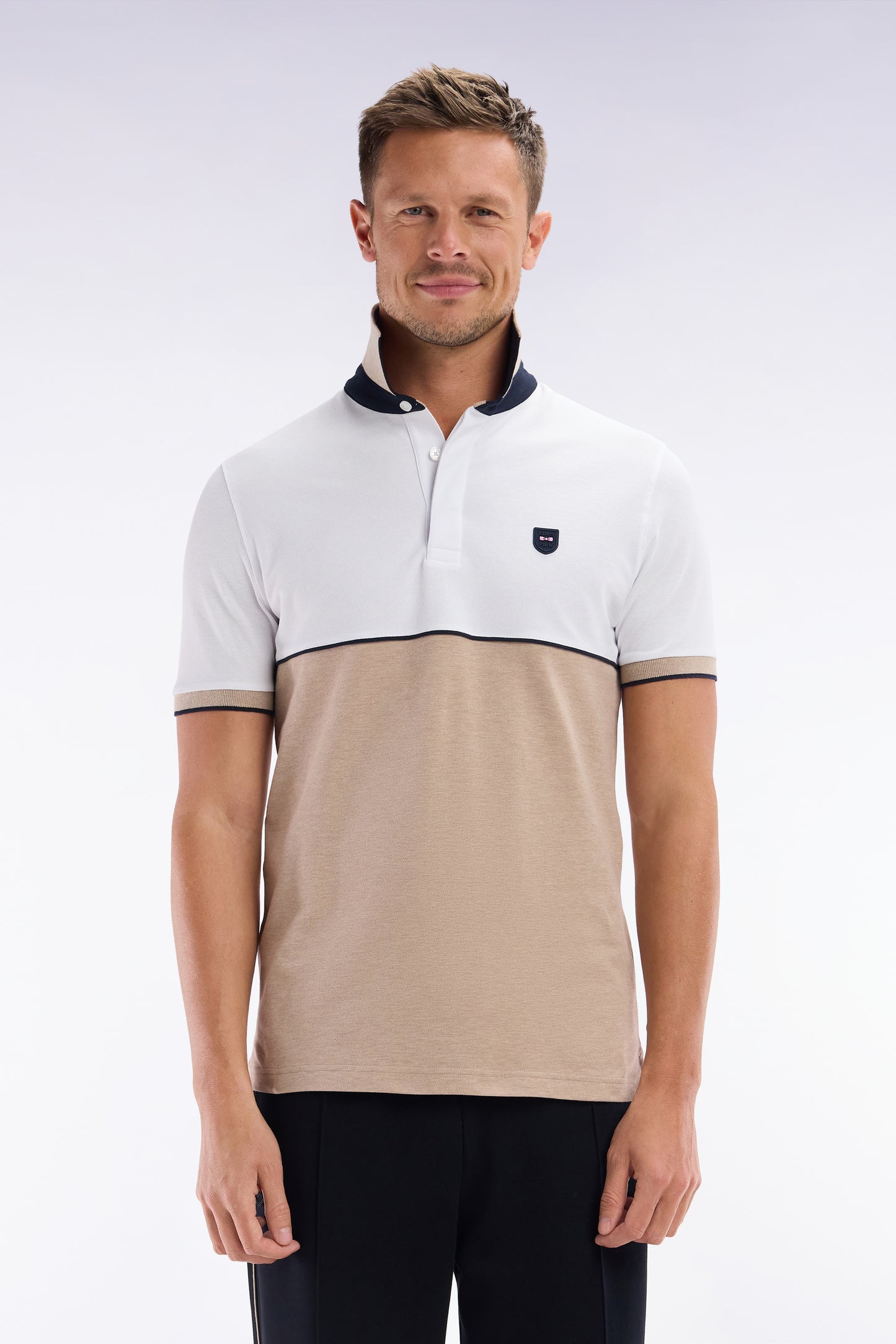 Polo à manches courtes en coton stretch bicolore beige coupe ajustée