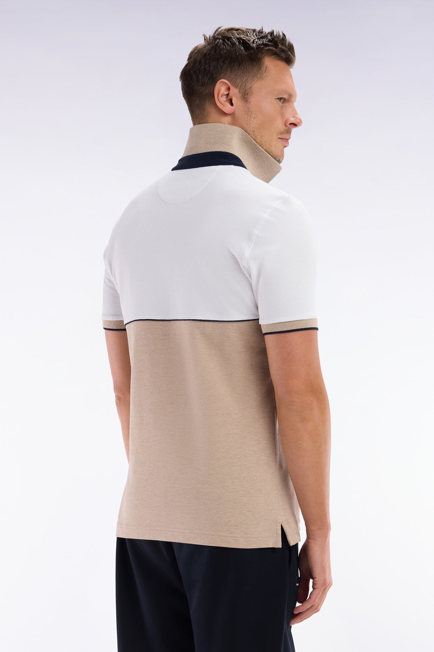 Polo à manches courtes en coton stretch bicolore beige coupe ajustée