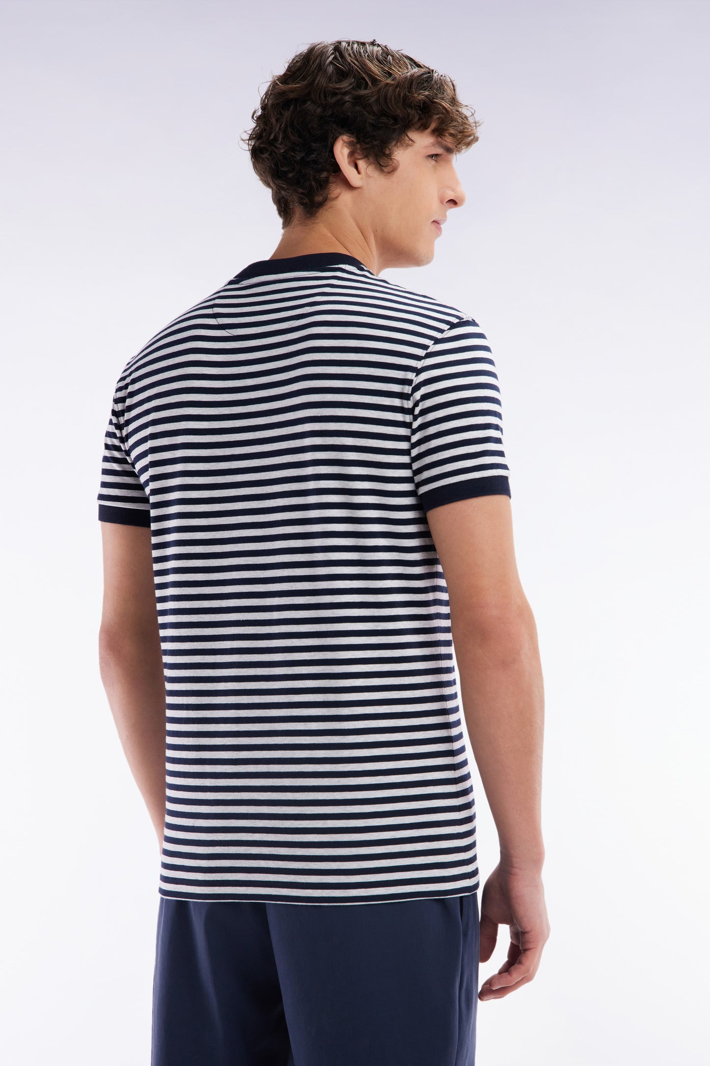 T-shirt en coton stretch rayé marine coupe ajustée