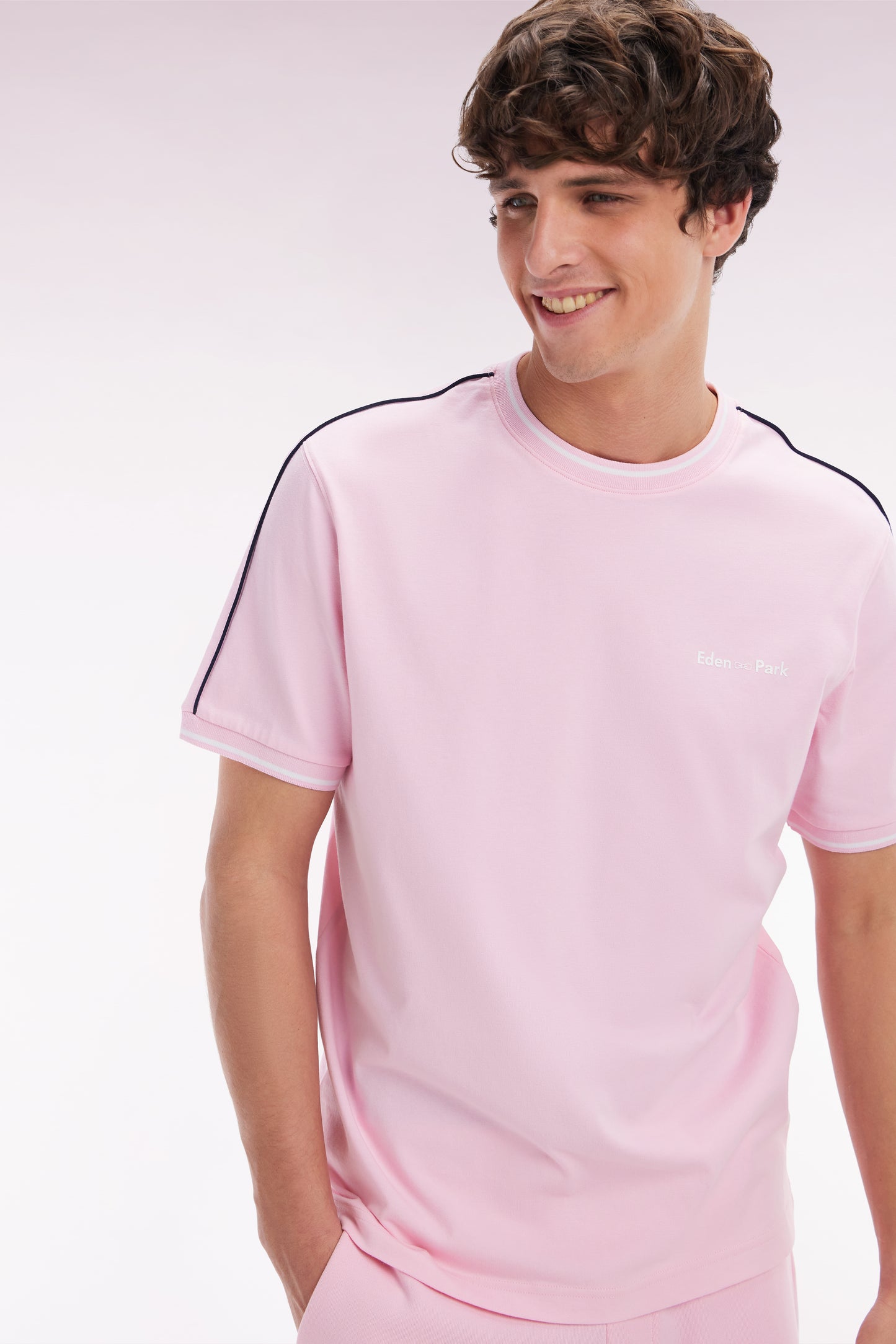 T-shirt in pink cotton cutted cut