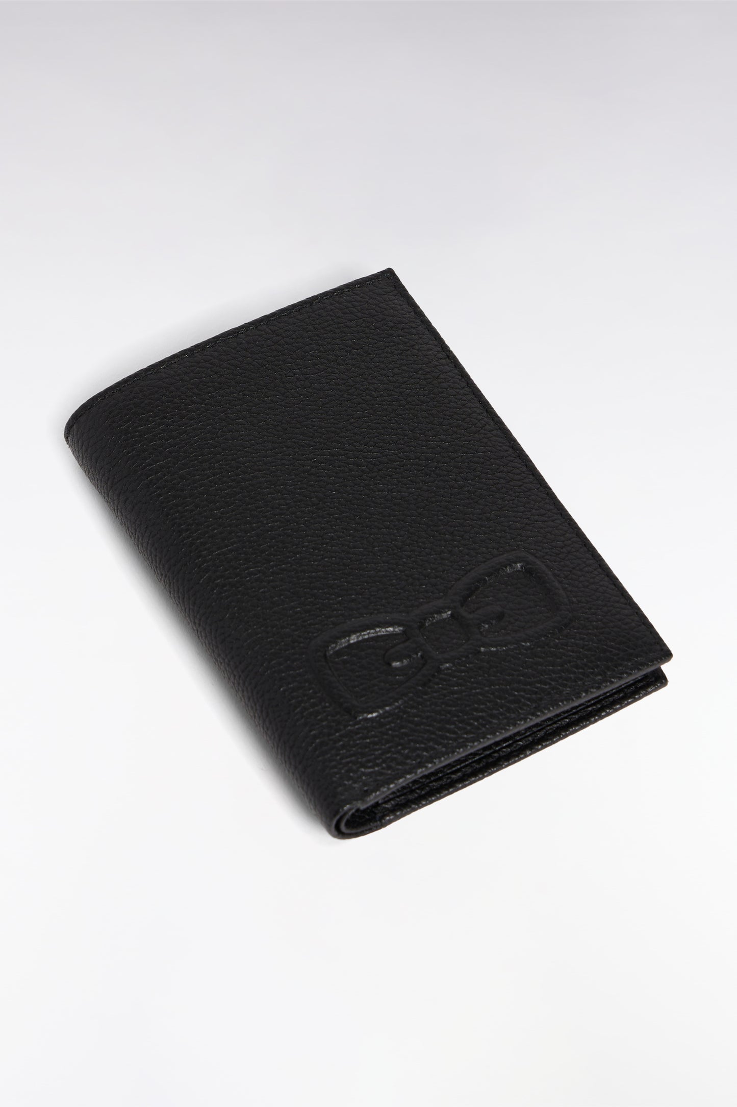 French-style wallet in black grained leather with zipped compartment