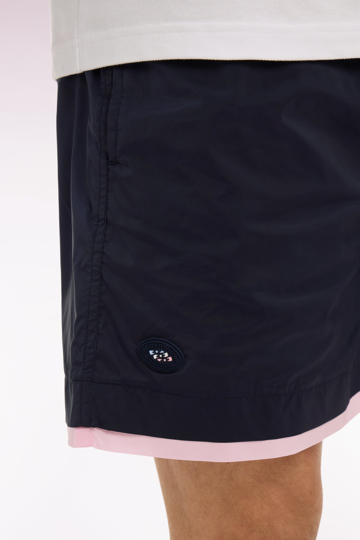 Maillot de bain marine passepoils contrastés