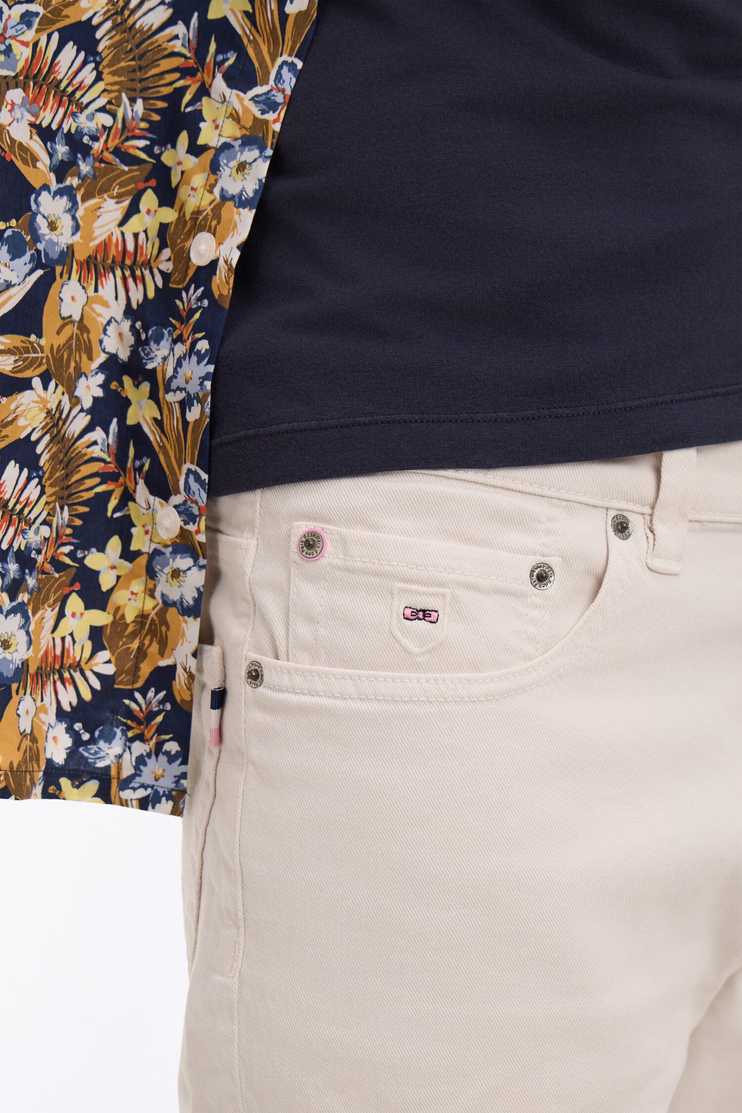 Ecru stretch denim Bermuda shorts