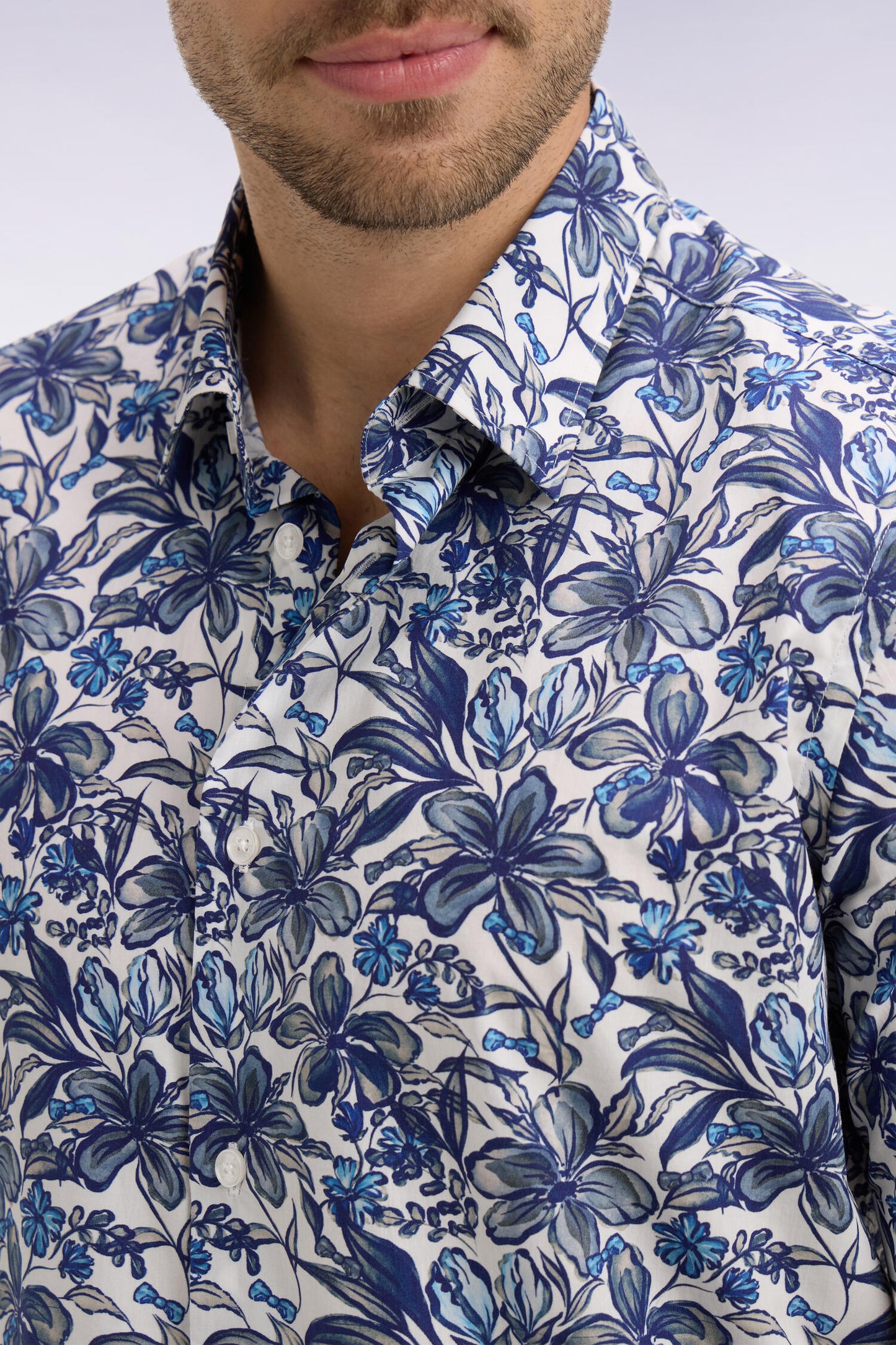 Chemise à manches courtes en popeline de coton marine à motif floral