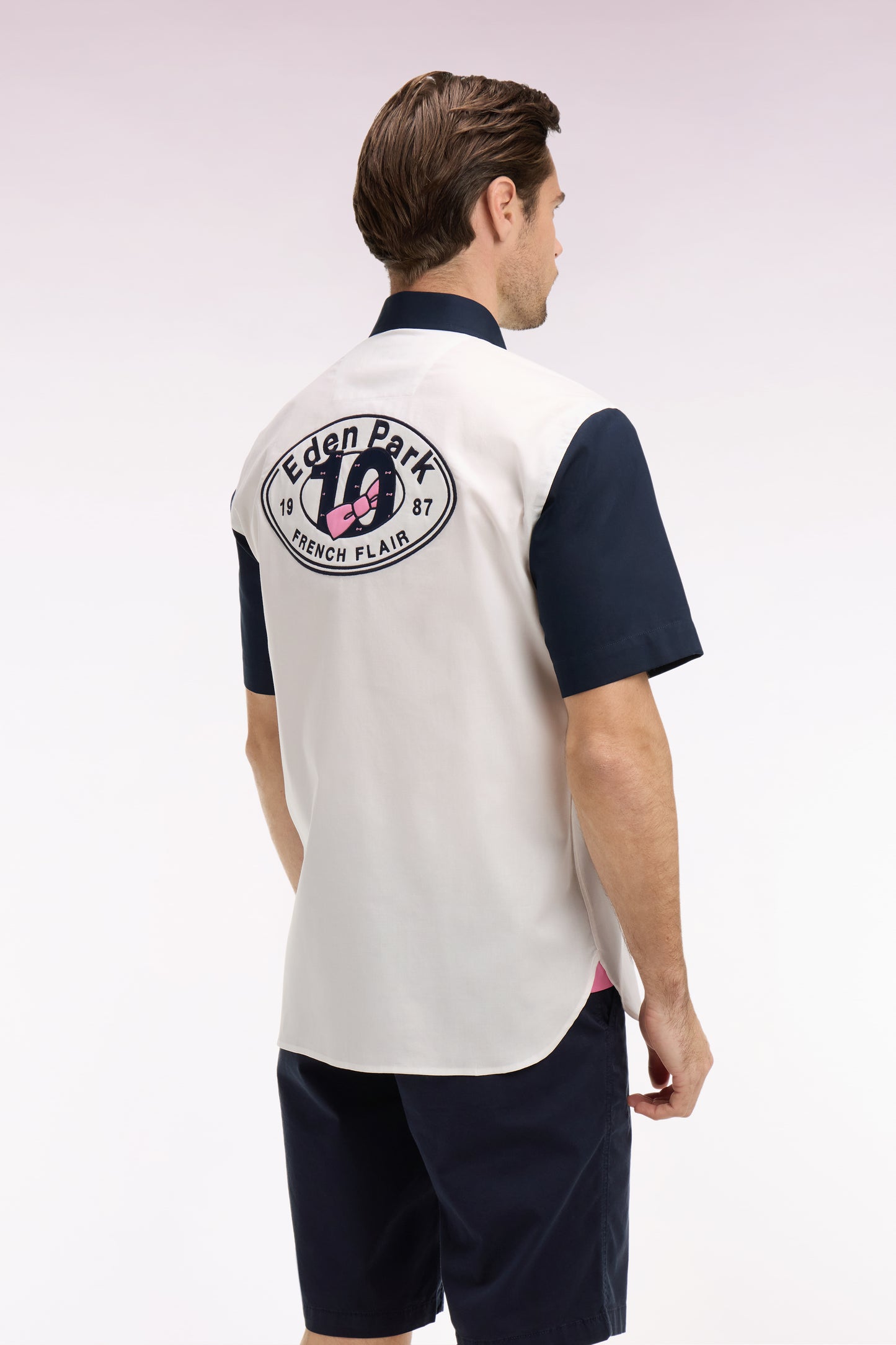 Chemise à manches courtes en coton blanc broderie dos