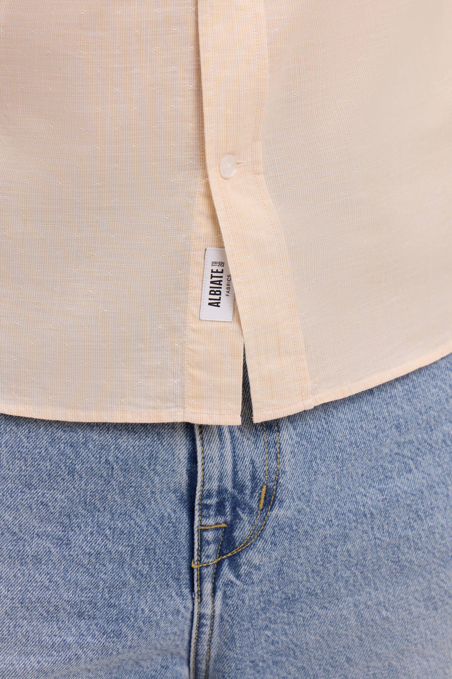 Chemise à manches courtes en coton jacquard rayé beige