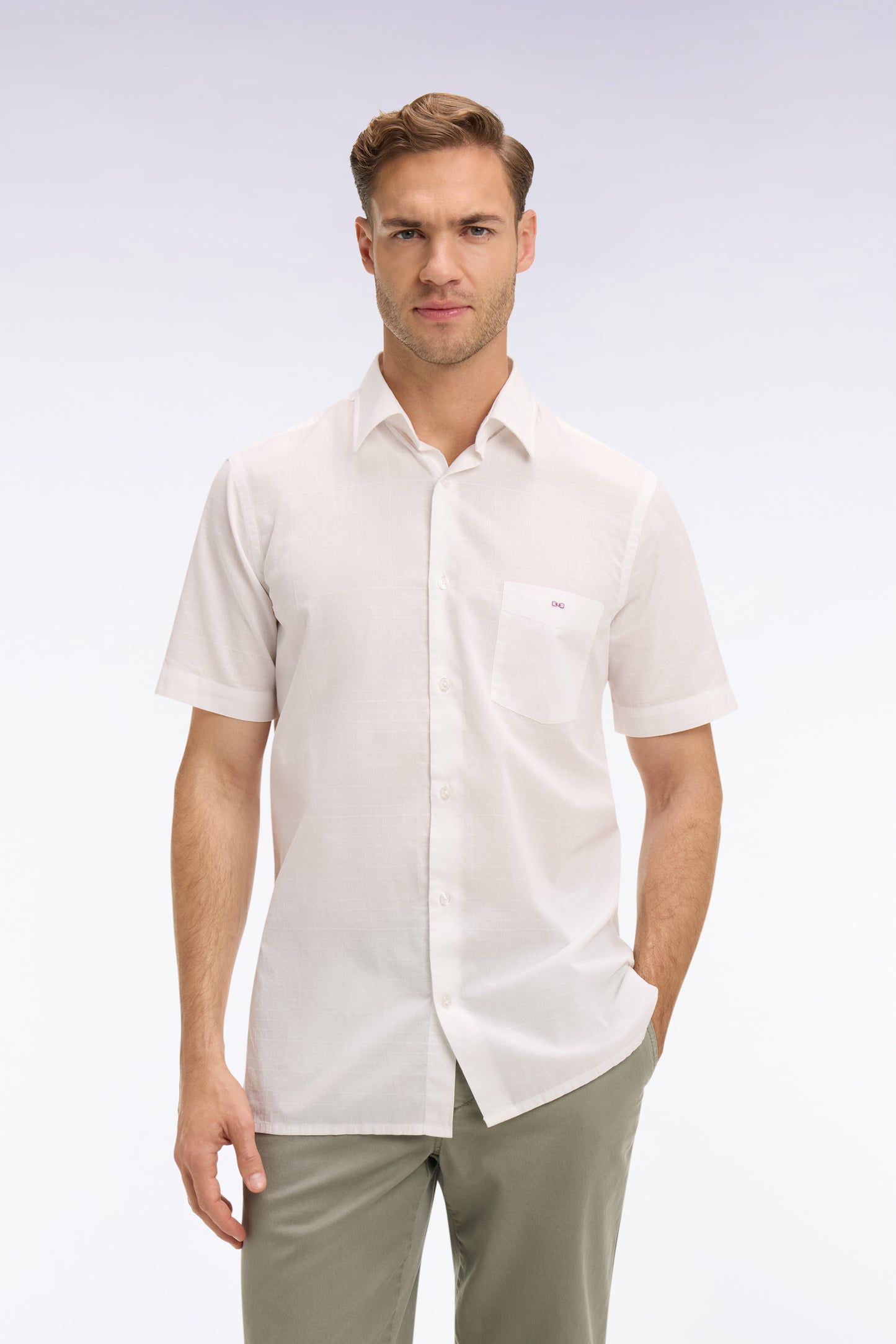 Chemise à manches courtes en coton blanc coupe slim