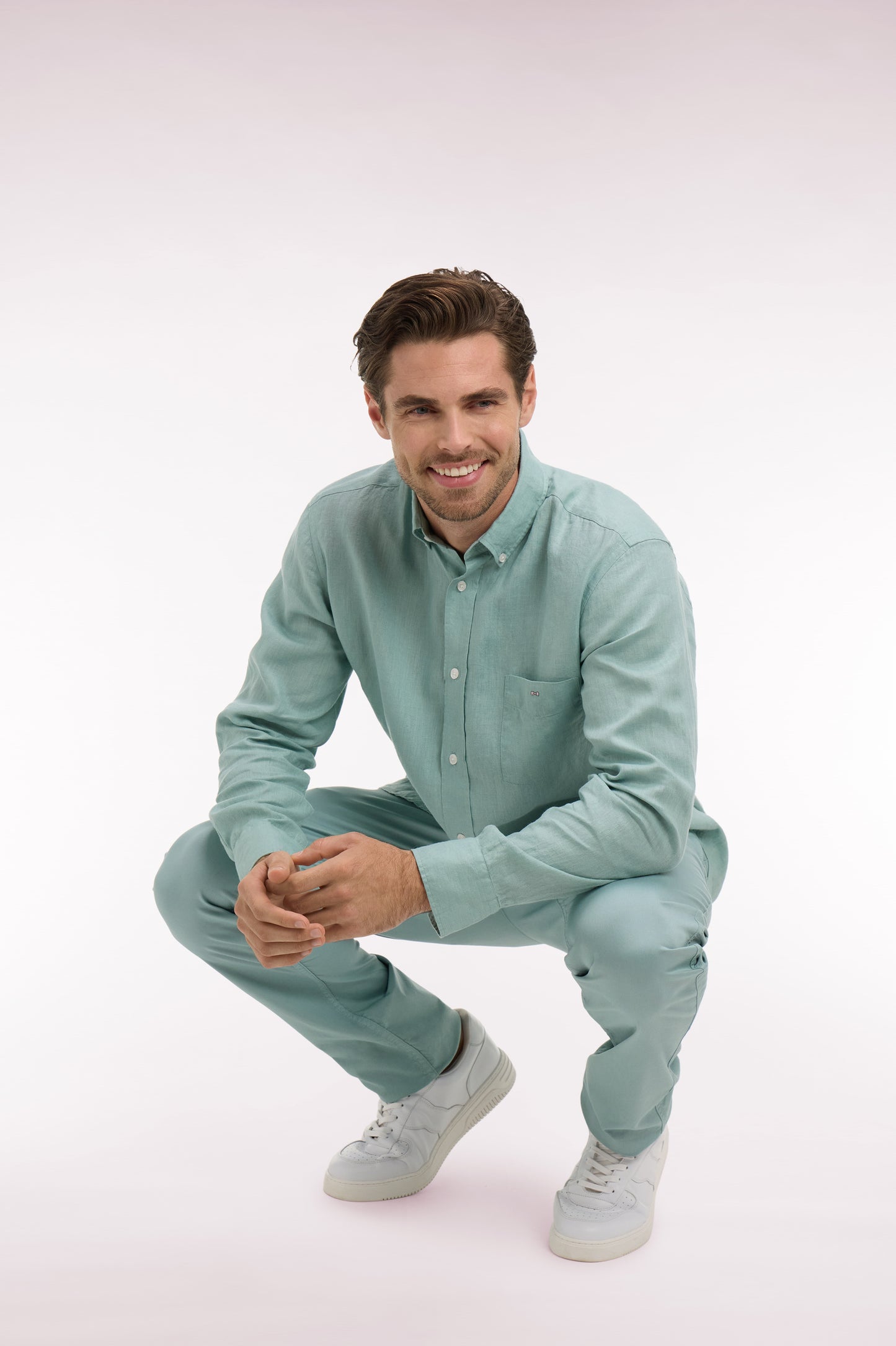 Chemise droite en lin vert d'eau