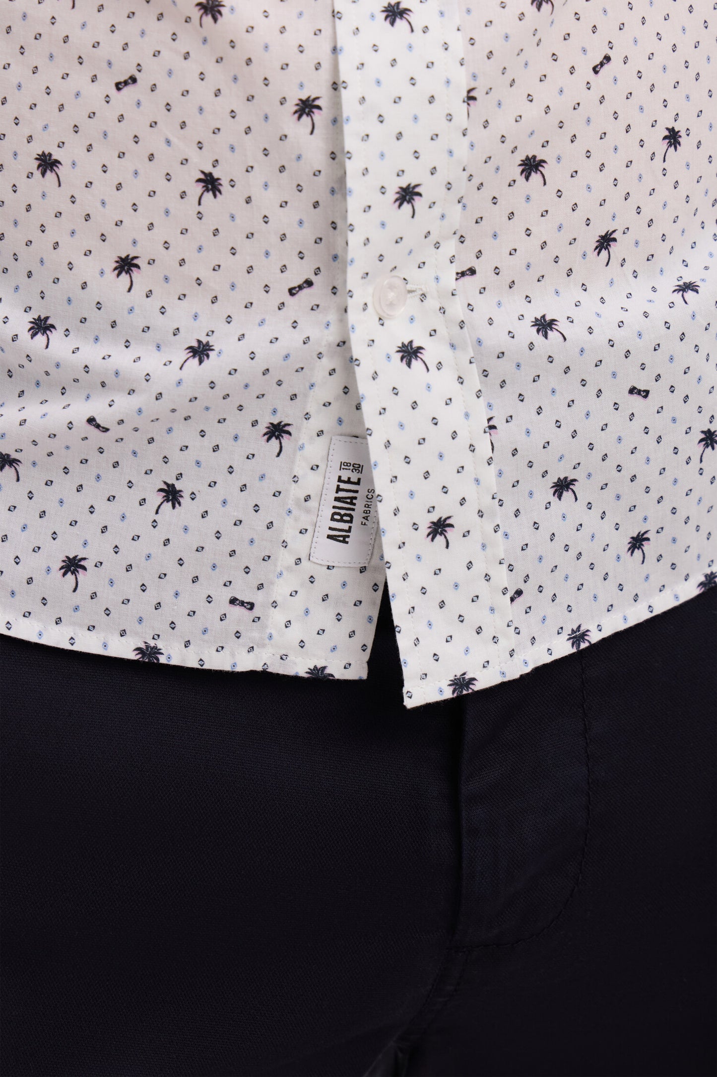 Slim-fit white micro-patterned cotton shirt