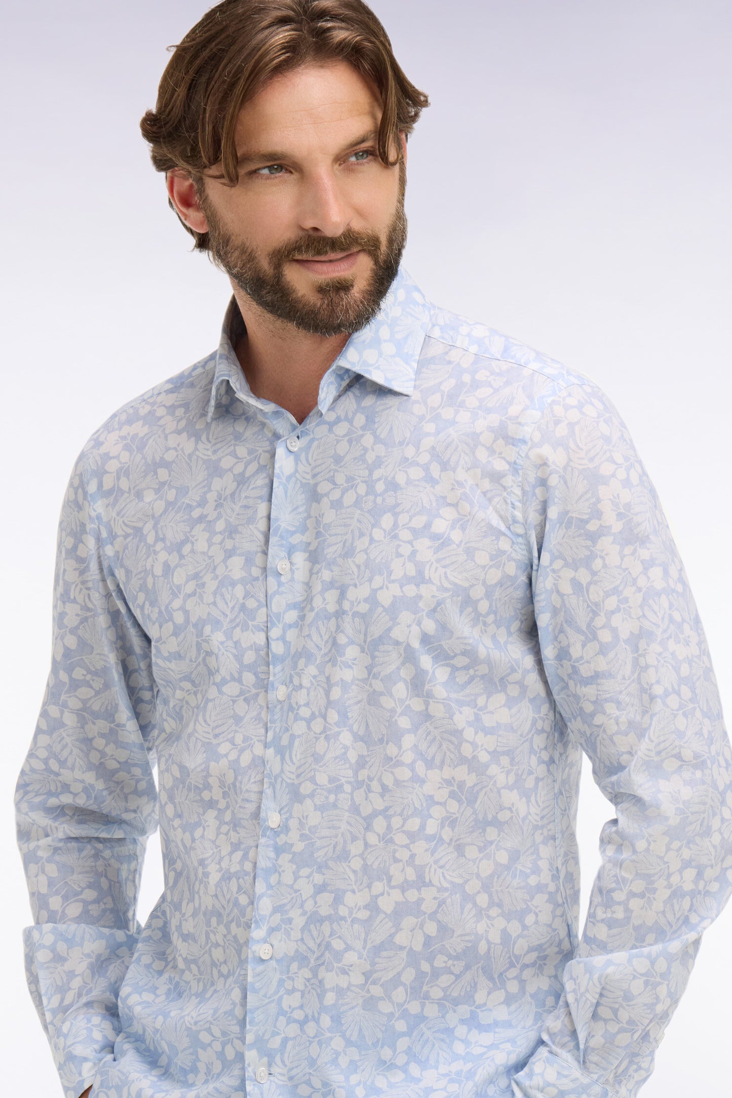 Slim-fit sky blue cotton poplin shirt with plant micro-patterns