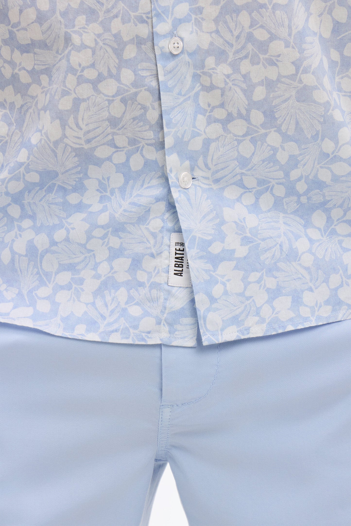Slim-fit sky blue cotton poplin shirt with plant micro-patterns