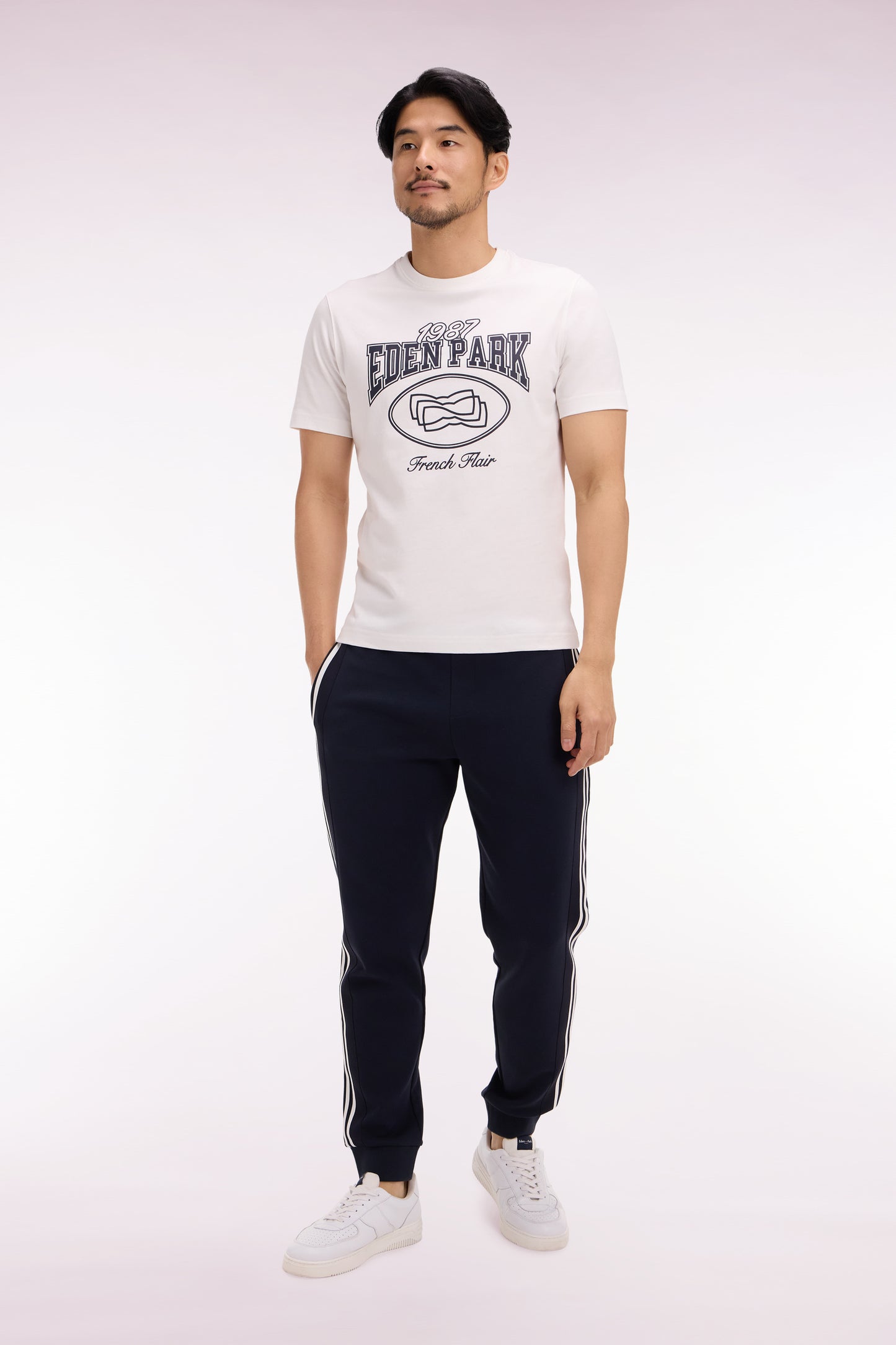 Jogging en coton mélangé marine à découpes contrastées coupe regular