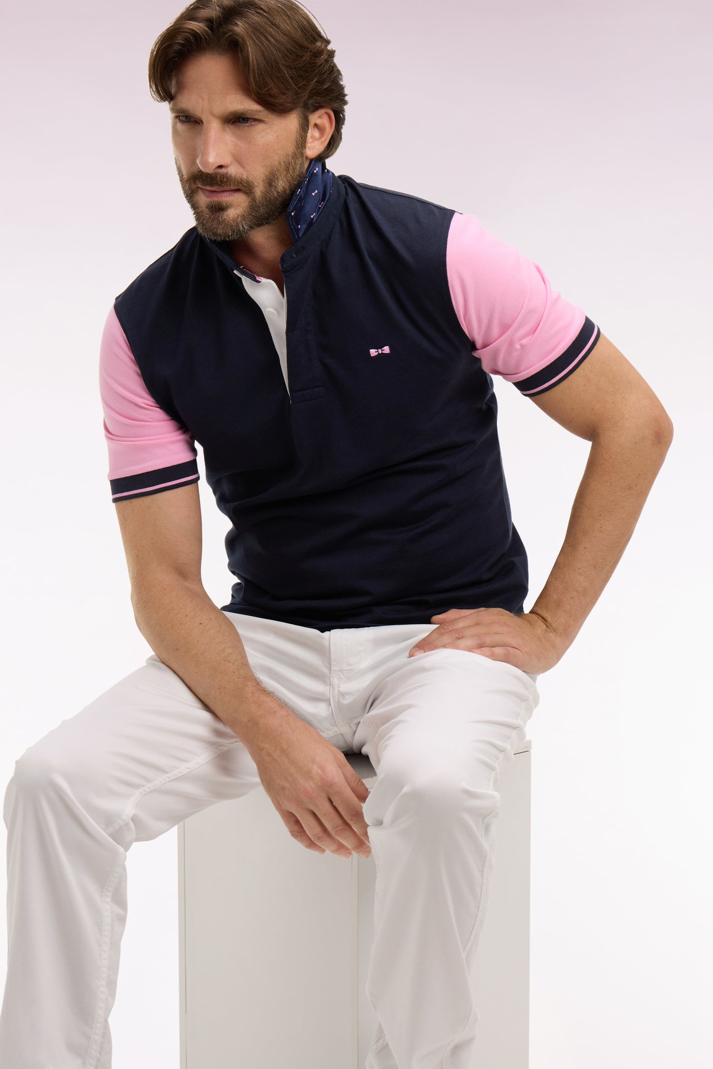 Maillot à manches courtes en coton rose et marine coupe regular broderie dos