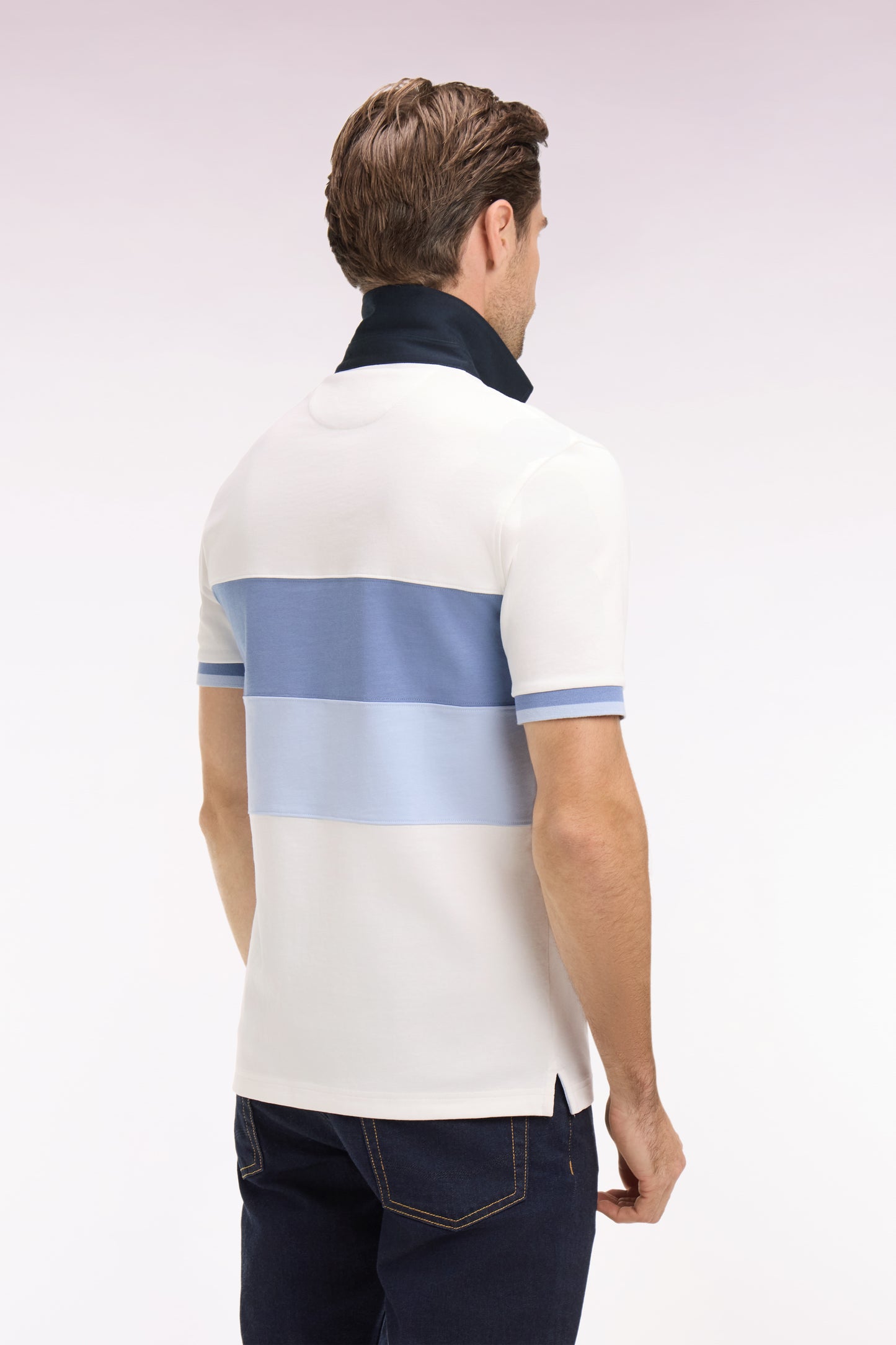 Regular fit ecru short-sleeved jersey with pastel cutouts and embroidery