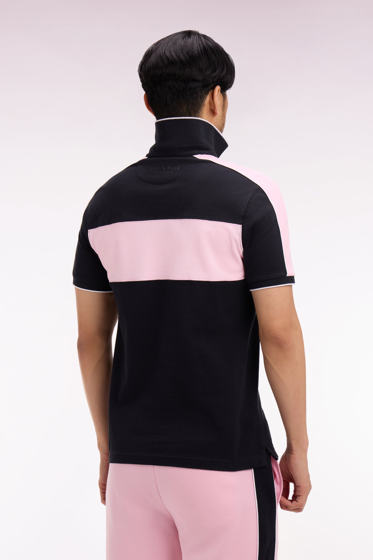 Polo à manches courtes en coton noir et rose New Zealand coupe regular