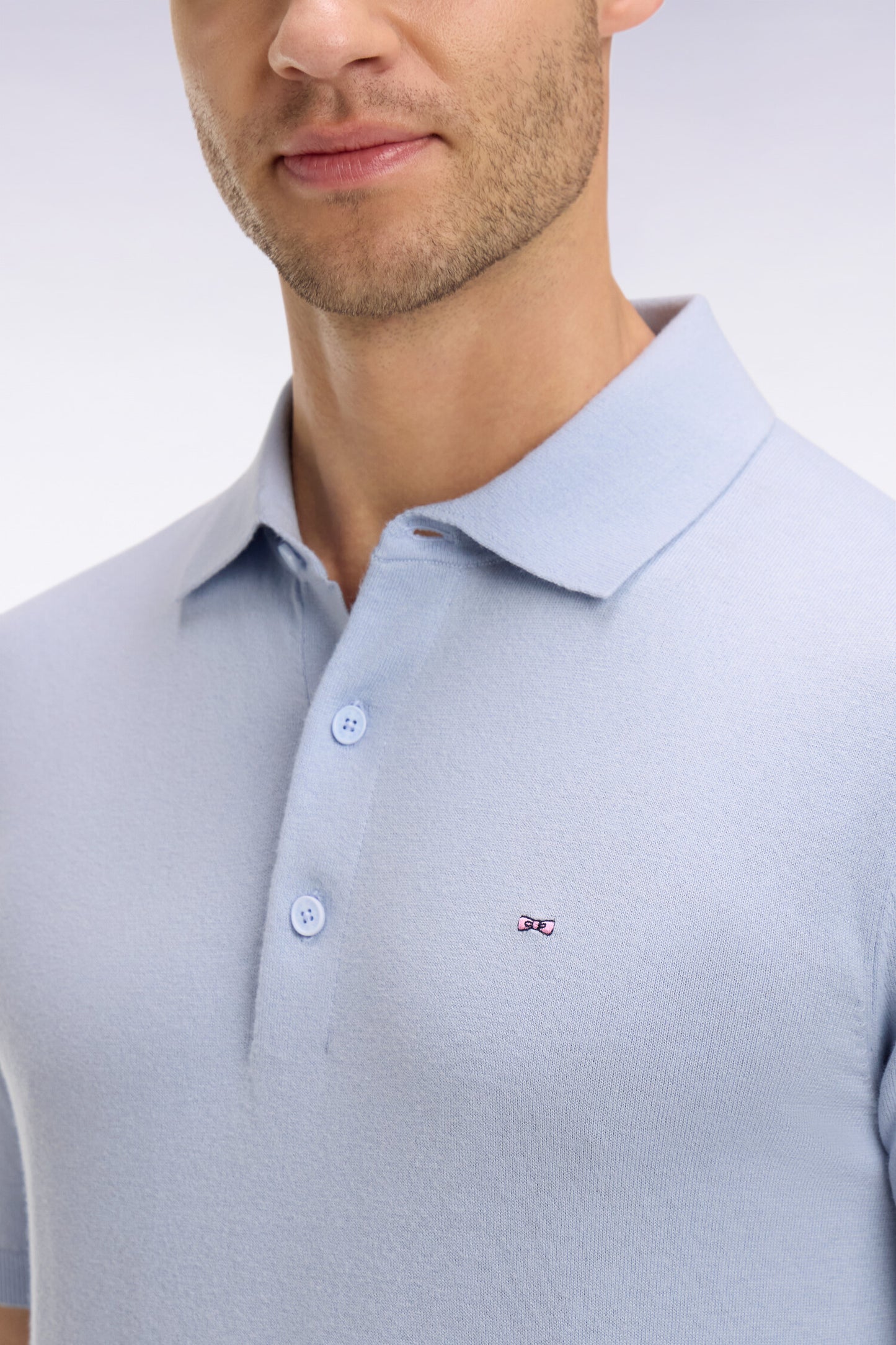 Pull manches courtes col polo en coton et soie mélangés bleu ciel