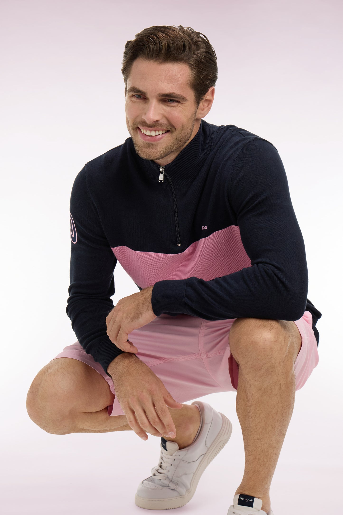 Pull col maillot en coton marine à rayure rugby rose
