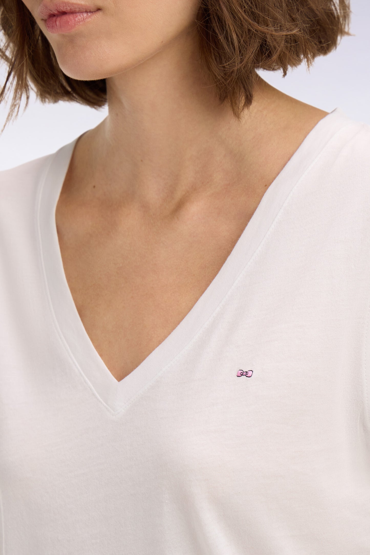 White Pima cotton short-sleeved V-neck T-shirt, regular fit