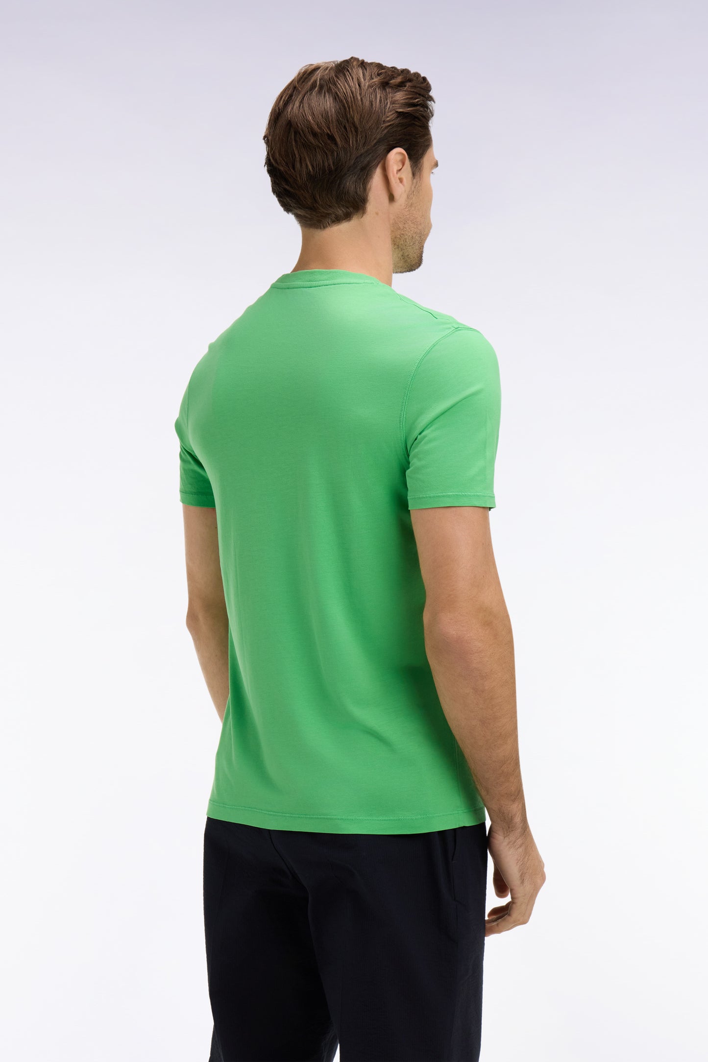 Regular fit short-sleeved T-shirt in grass green lyocell and cotton