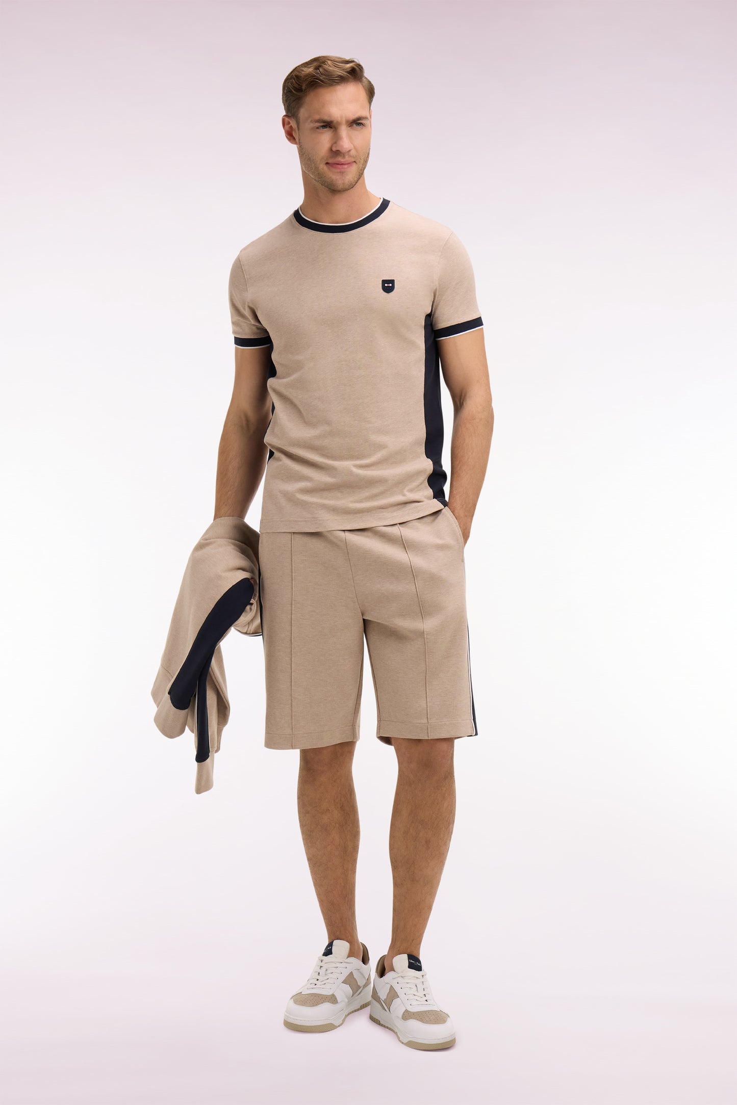 T-shirt à manches courtes en coton stretch beige à découpes coupe slim