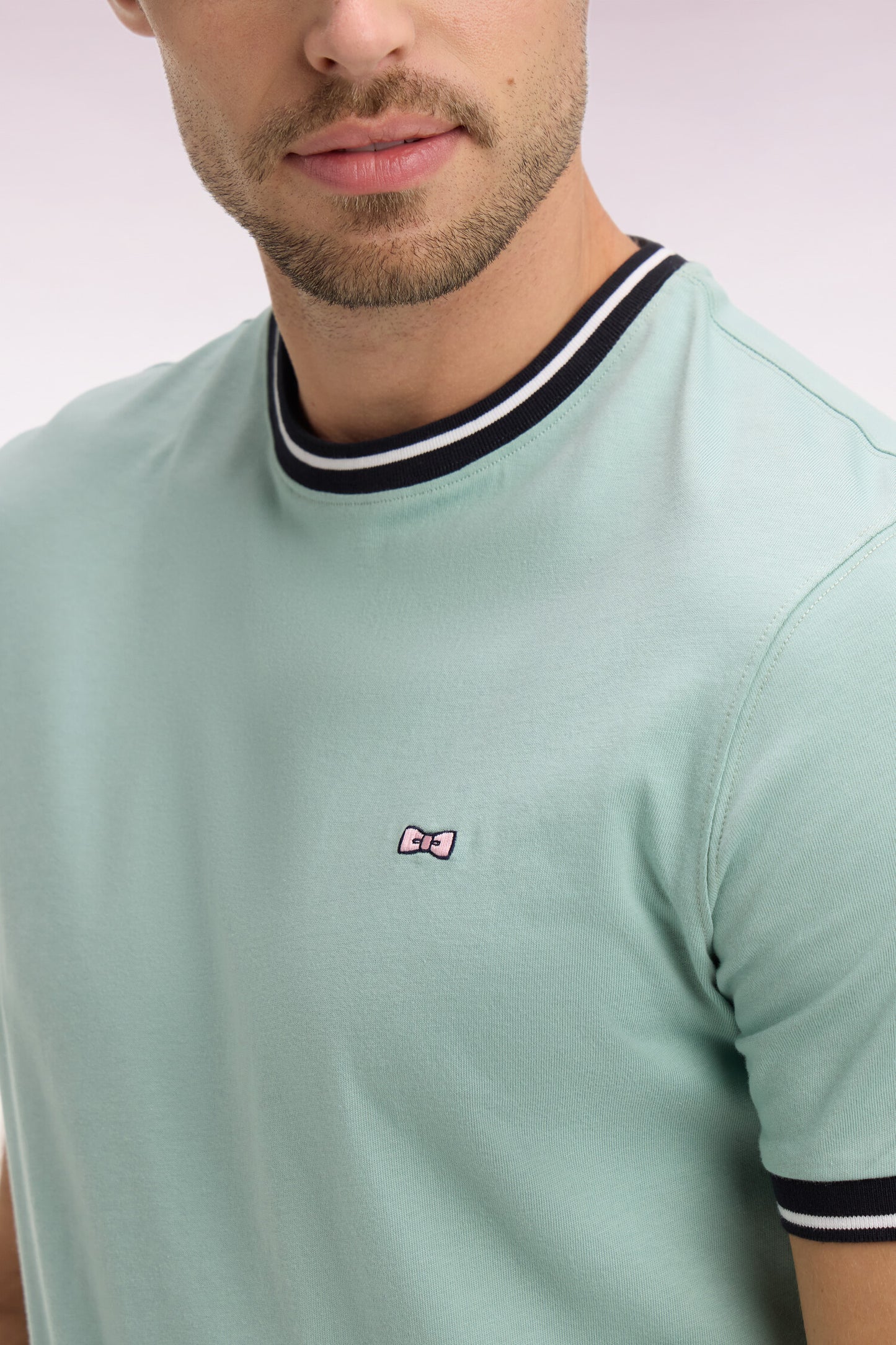 T-shirt à manches courtes en coton vert d'eau brodé coupe regular