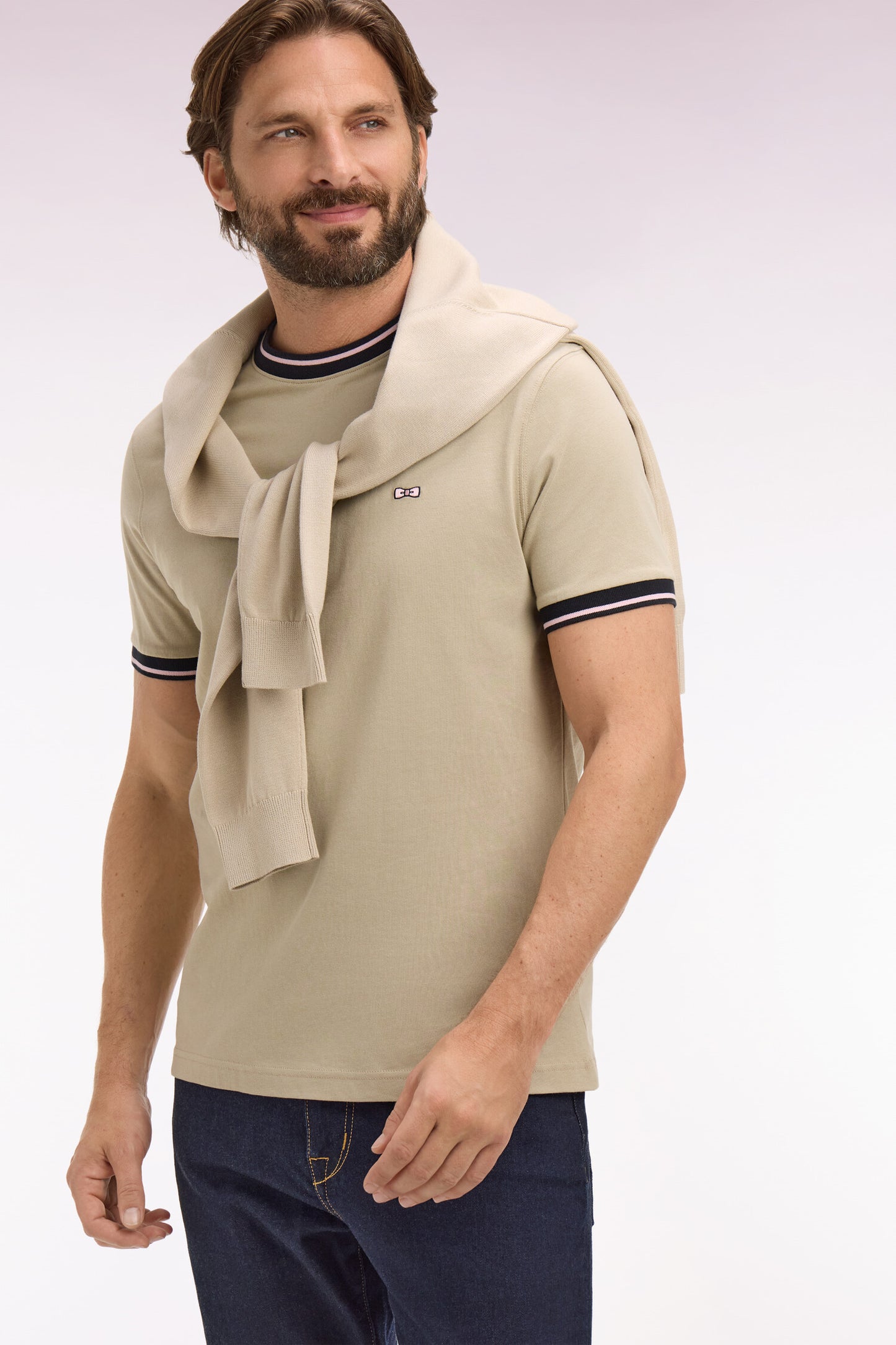 T-shirt à manches courtes en coton beige brodé coupe regular