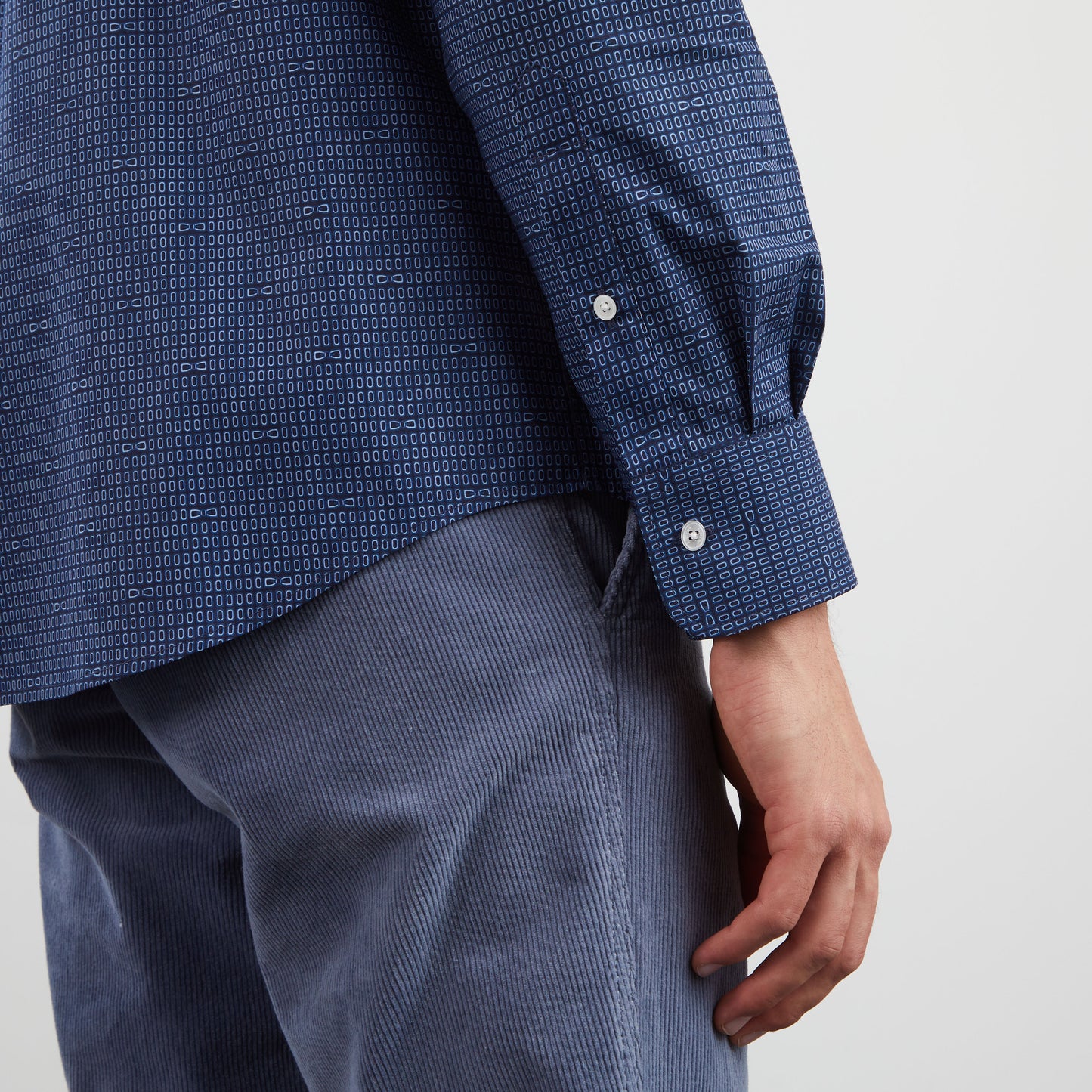 Dark blue shirt in cotton poplin with exclusive print