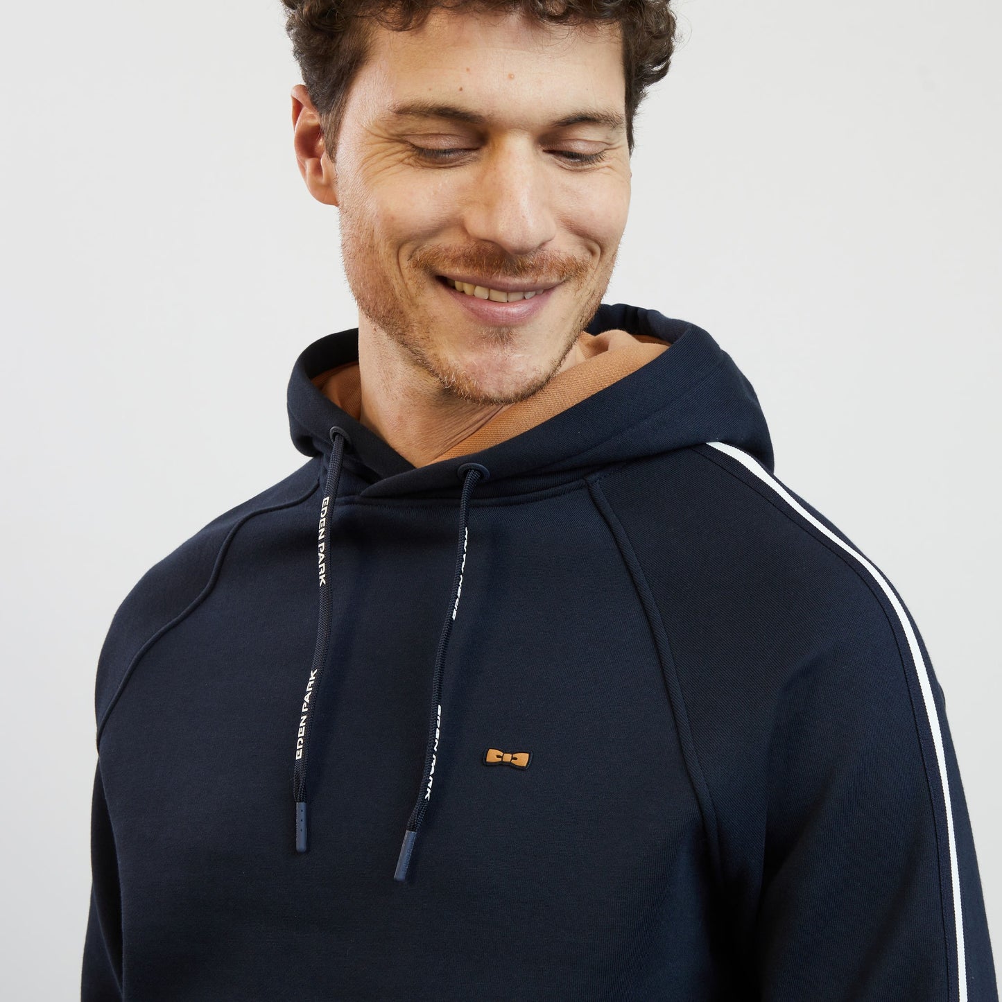 Dark blue hooded sweatshirt with flocked Eden Park details