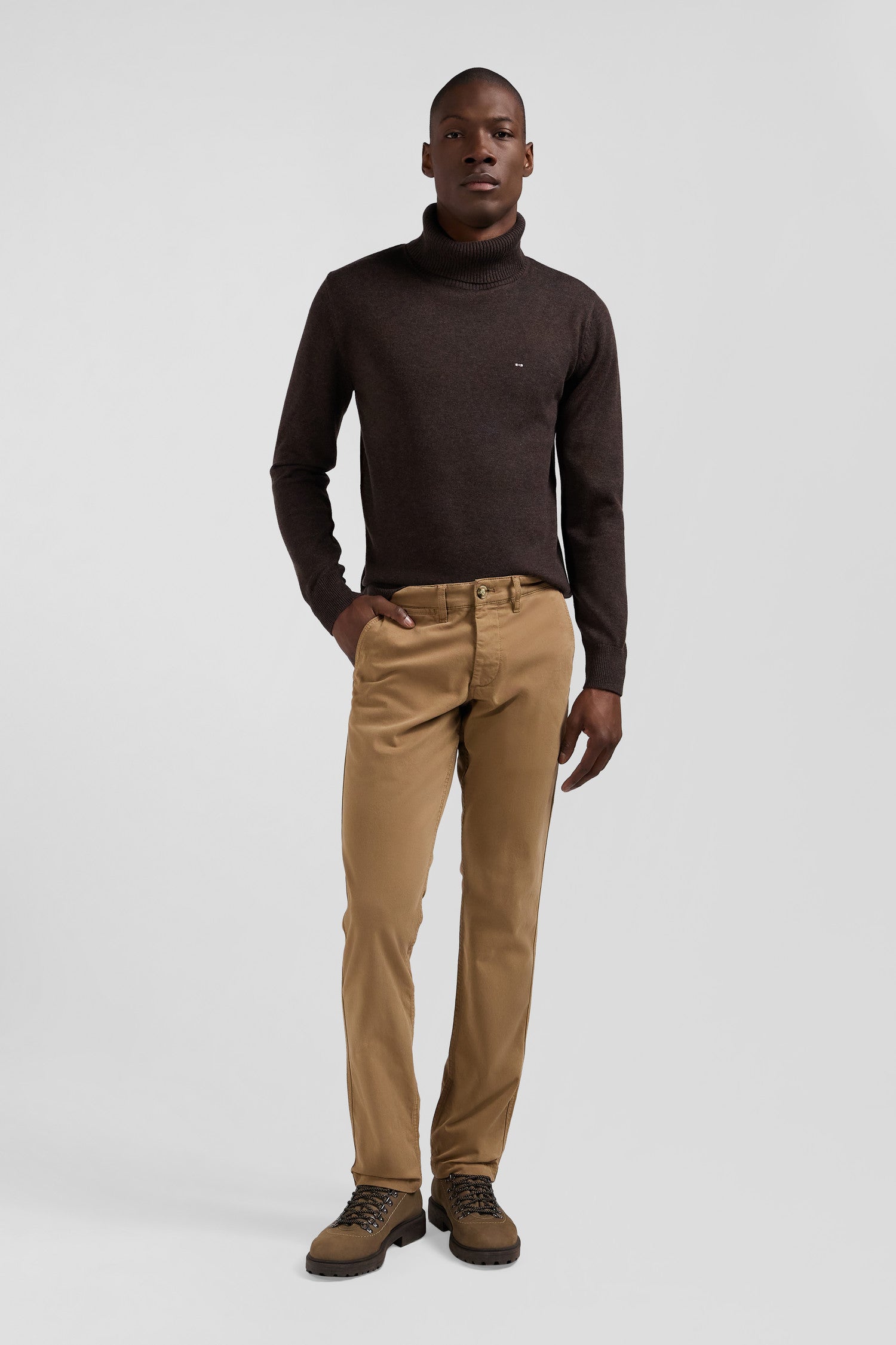 Pantalon chino marron en gabardine de coton stretch coupe Regular