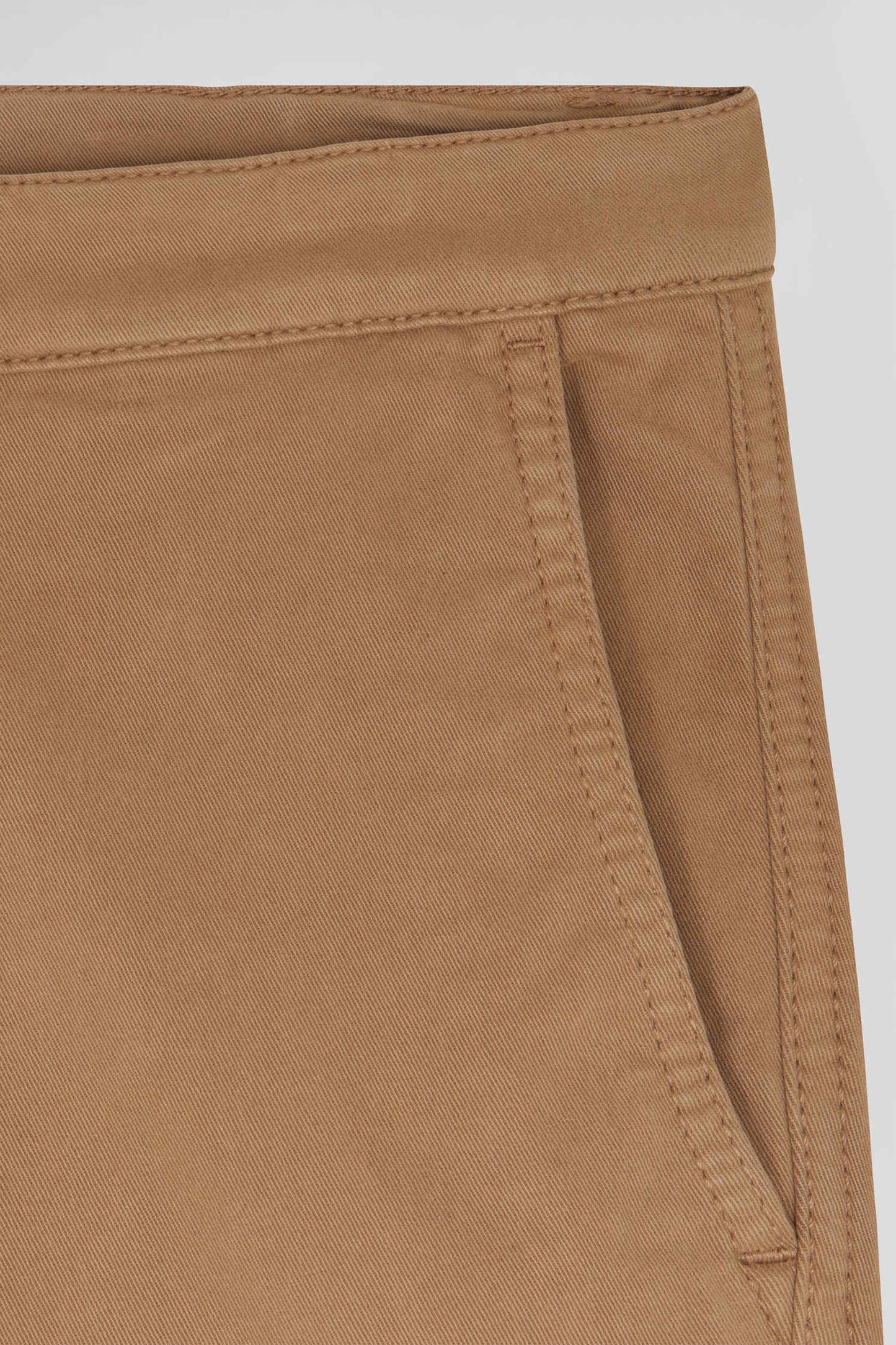 Pantalon chino marron en gabardine de coton stretch coupe Regular - Image 9