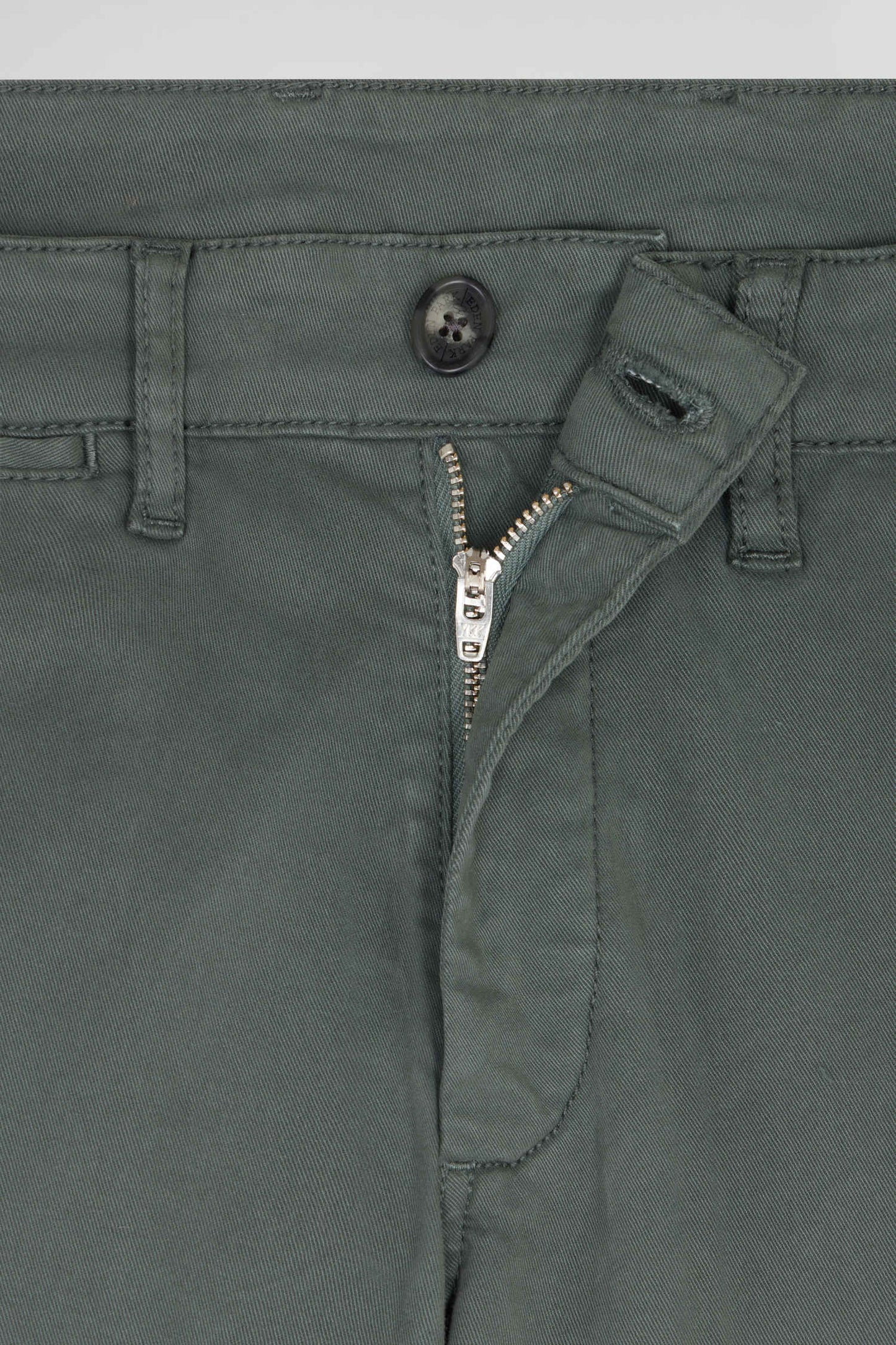 Pantalon chino gris en gabardine de coton stretch coupe Regular - Image 7