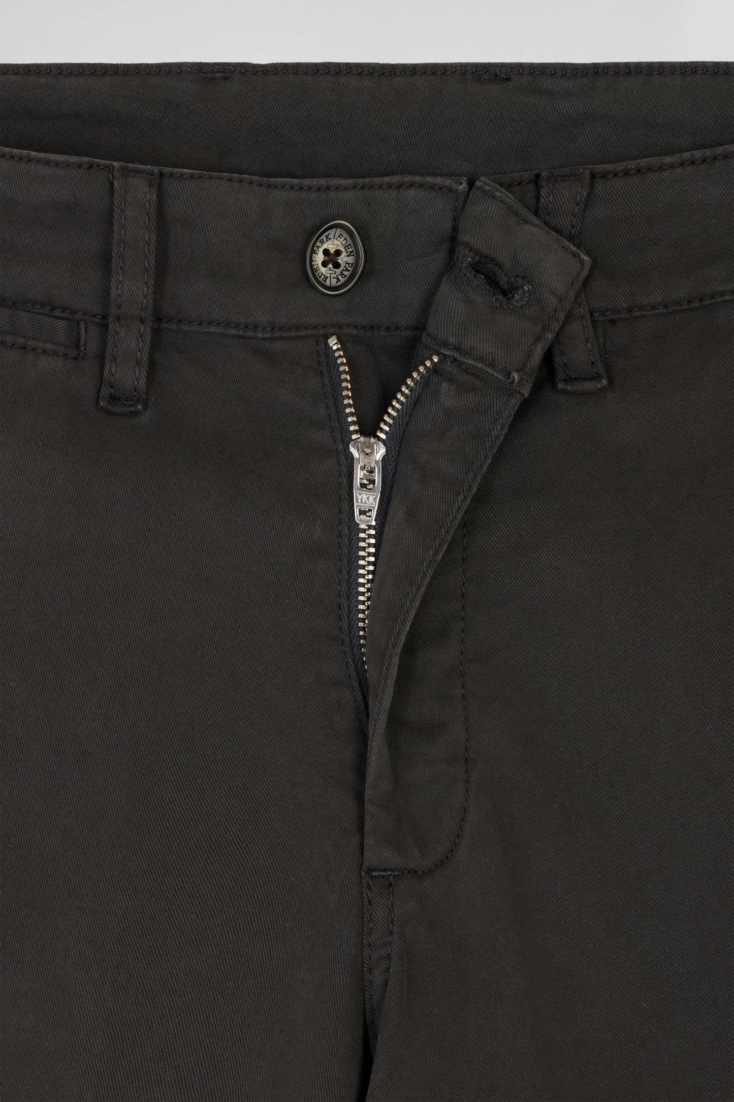 Pantalon chino noir en gabardine de coton stretch coupe Regular - Image 7