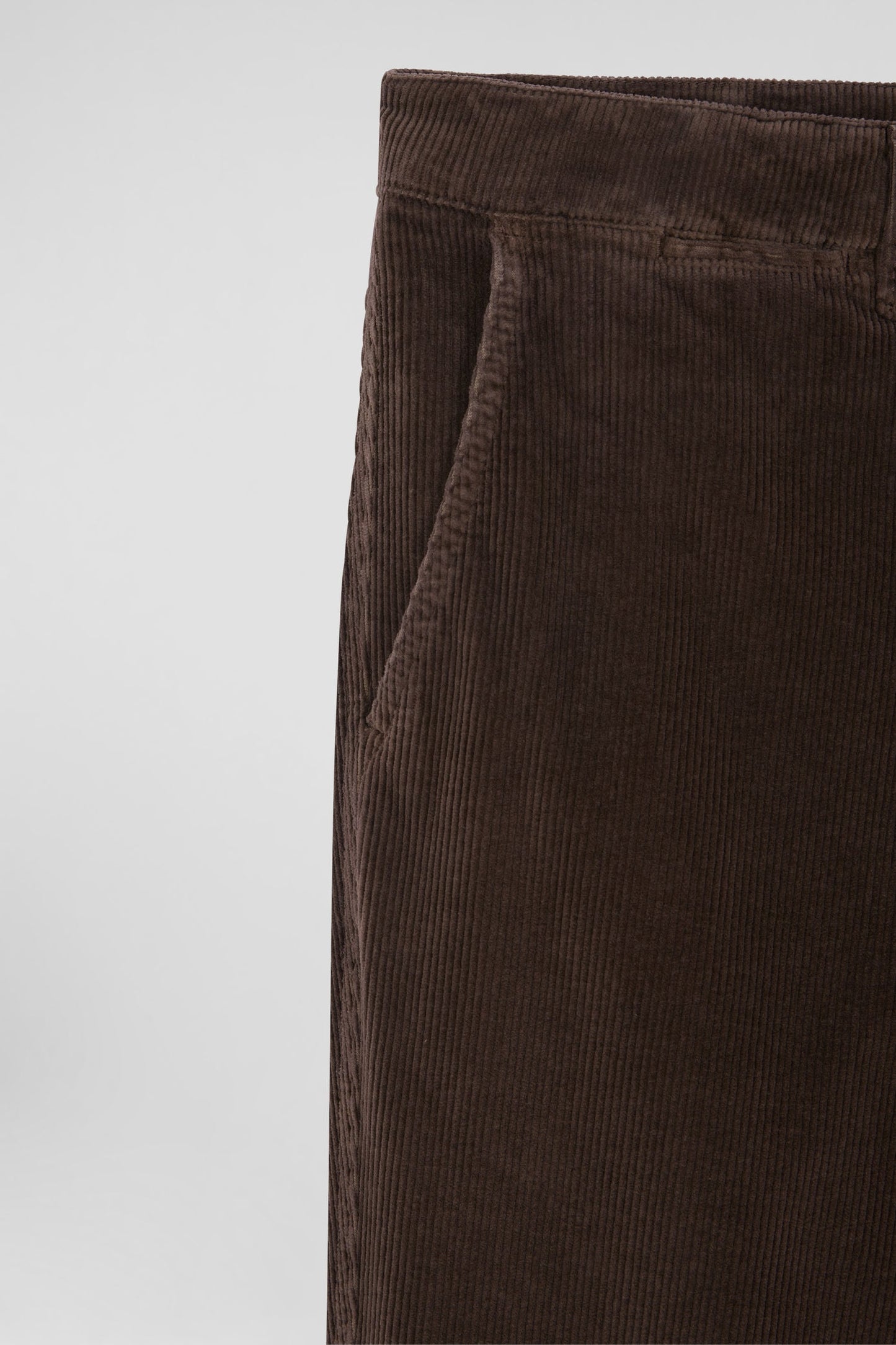 Pantalon chino en coton velours stretch marron coupe Regular - Image 7